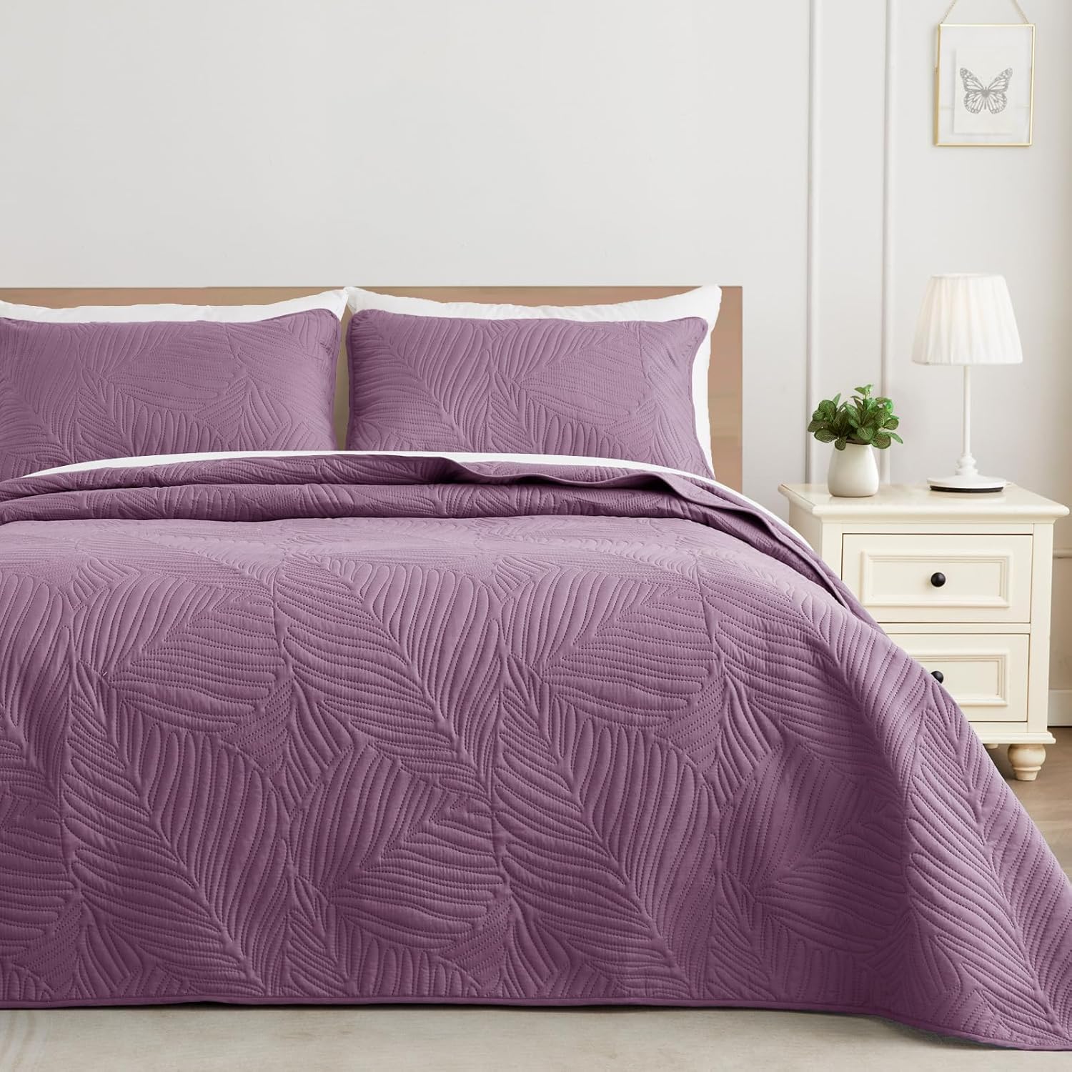 Exclusivo Mezcla Queen Quilt Bedding Set, Lightweight Dusty Lavender Quilts Queen Full Size for All Seasons, Soft Microfiber Bedspreads Coverlets Bed Cover with Leaf Pattern, 3 Piece Dusty Lavender Queen (90''X96'')