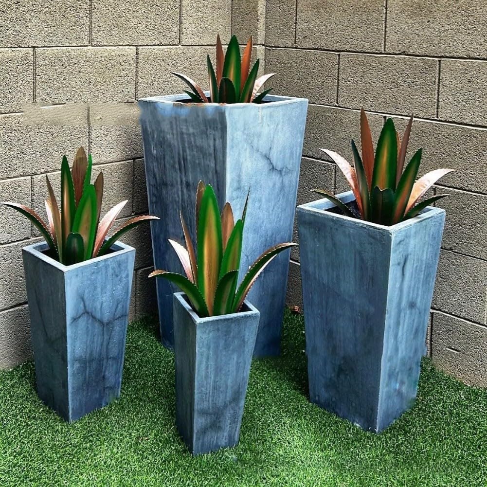 Decorazione per esterni in agave di ferro per giardino e patio, scultura in metallo con viti a forma di H sicure per stabilità e finitura resistente alle intemperie (rosso con asta ad H)