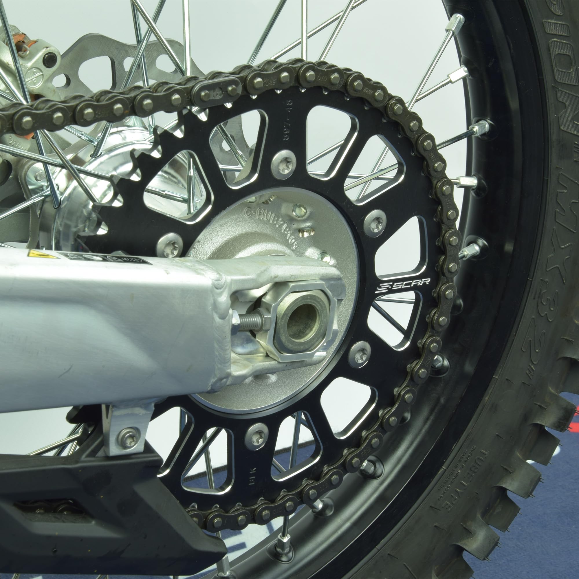 SCAR Kit Tornillos y Tuercas Corona compatible con KTM SX SXF EXC EXCF Husqvarna TC TE FC FE GASGAS MC MCF EC ECF BETA RR Sherco SE SEF Husaberg
