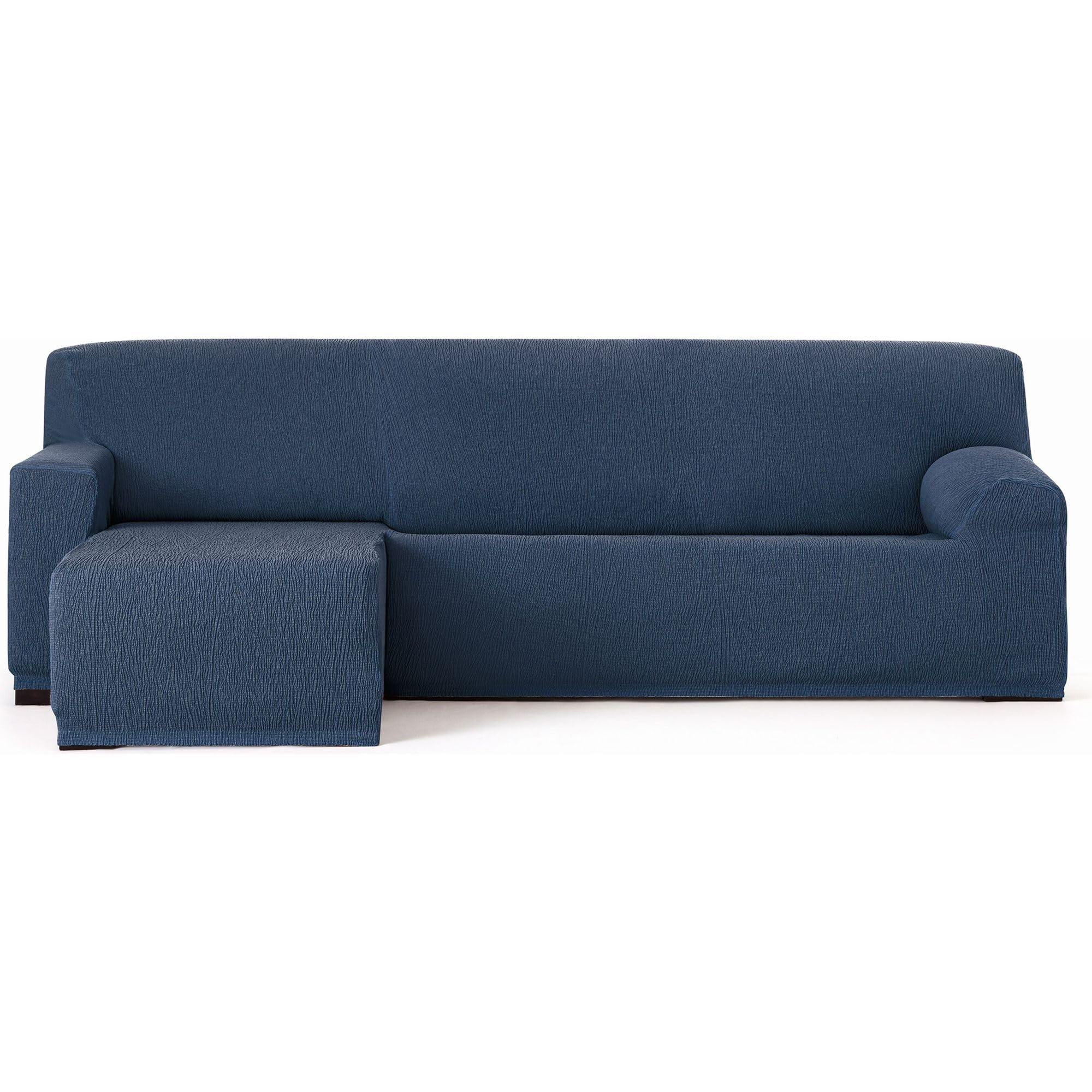 Housse de chaiselongue bleu pour protéger le canapé du salon familial