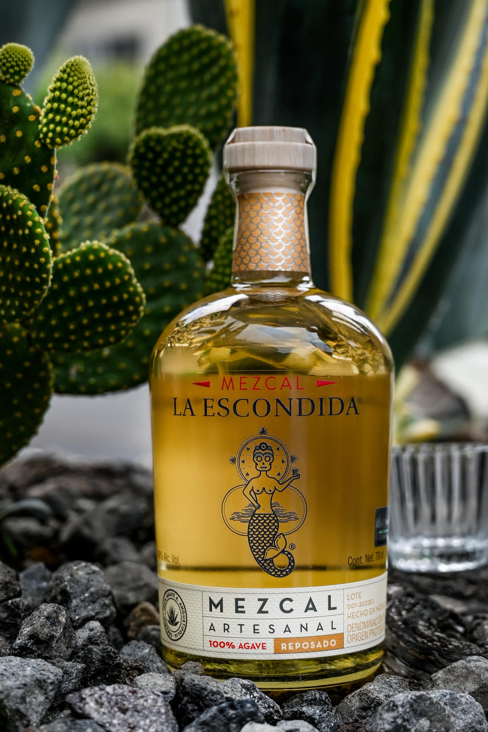 La Escondida Mezcal Artesanal Reposado 40% Vol. 0,7l in Giftbox