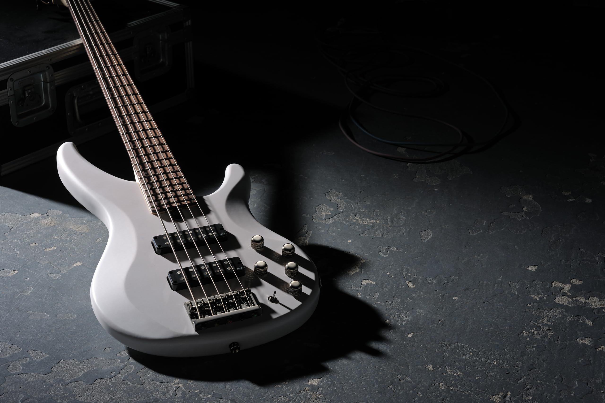 Amazon.co.jp: Yamaha TRBX505 TWH Electric Base 5 Strings : Musical