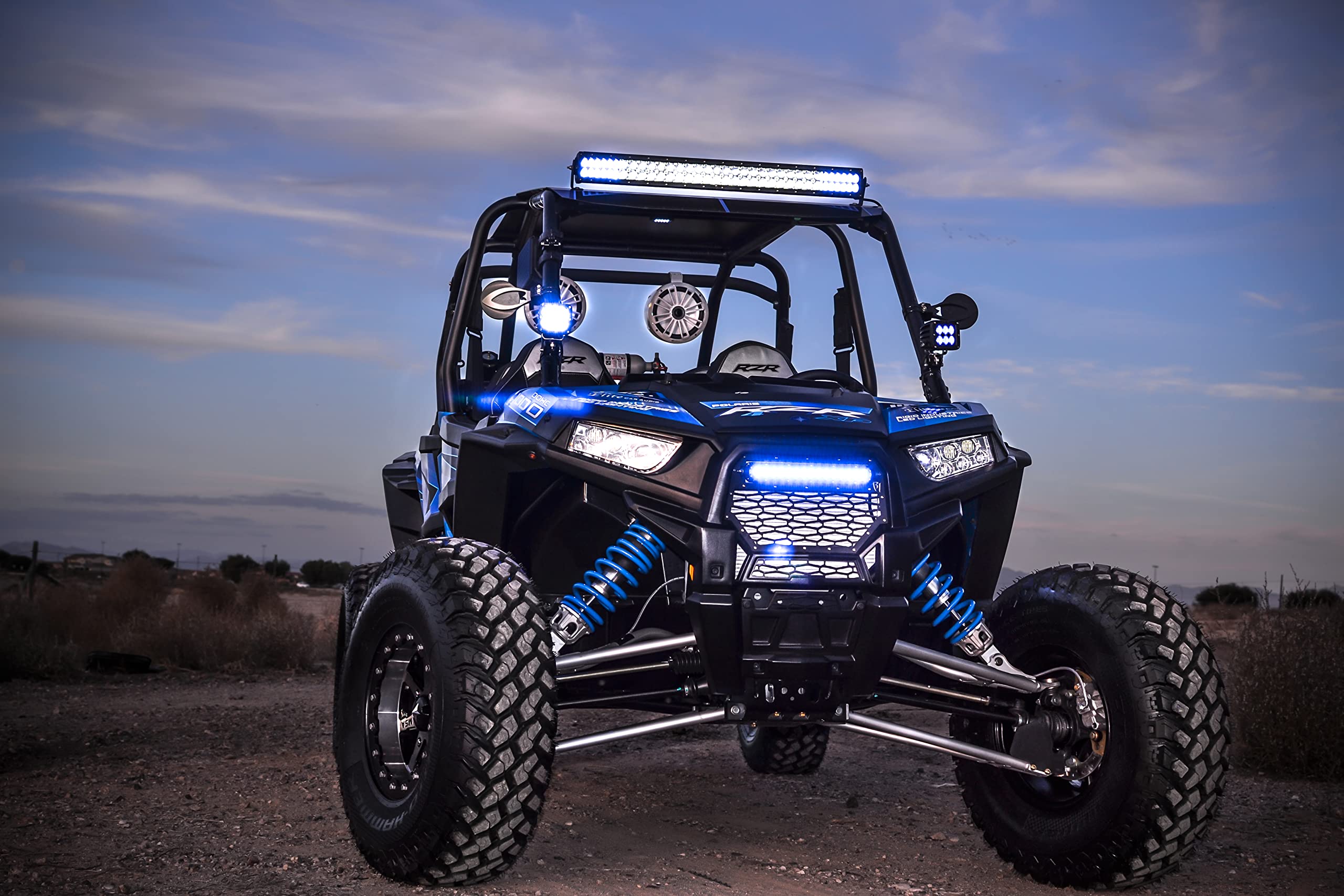 AUXTINGS 32 Pulgadas 180W Spot Flood Barra de Luces LED Luces de conducción Campo a través con arnés de cableado Kit para 4WD AWD Campo a través Camioneta 4x4 SUV Van Wagon Van Camper Camber