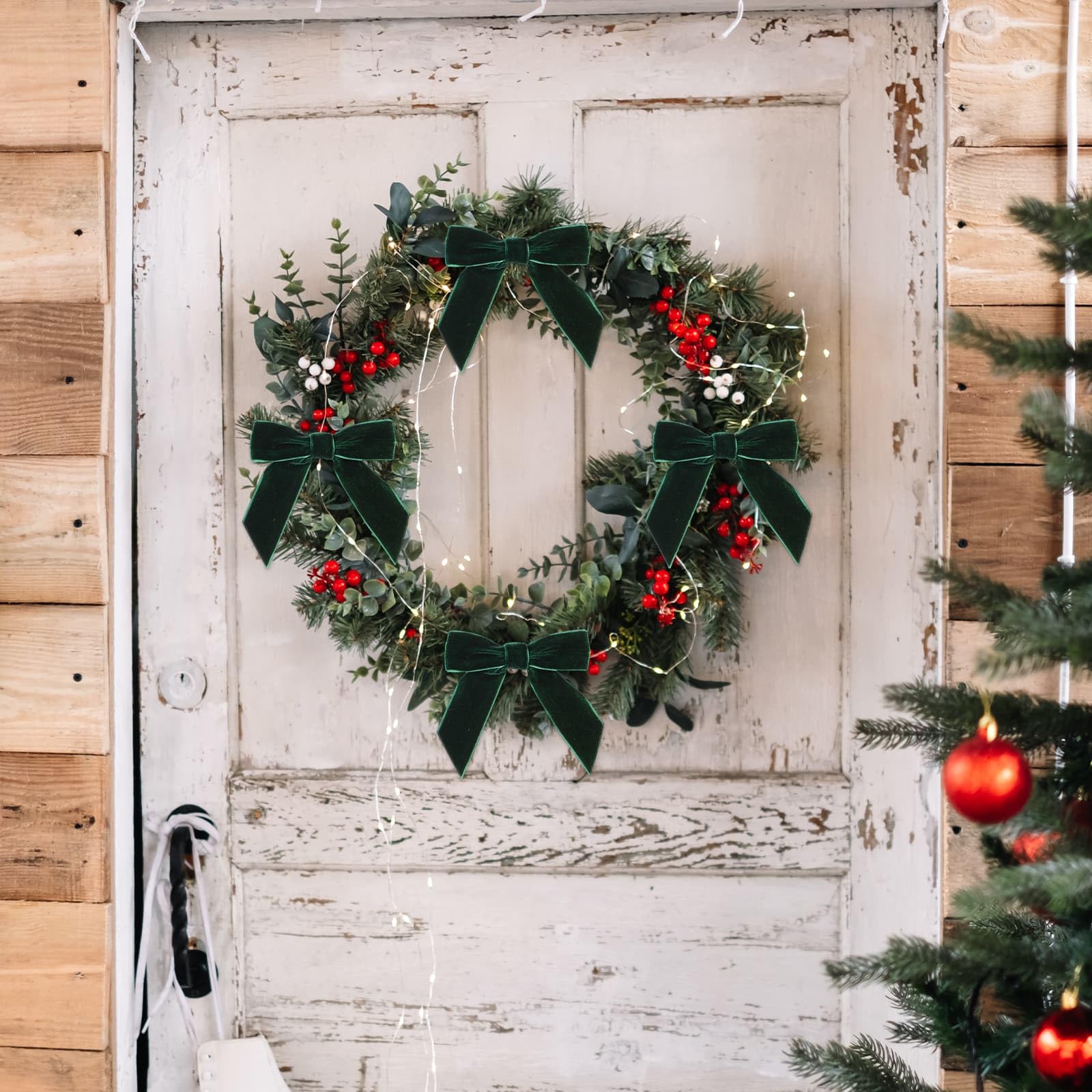 24 lazos de Navidad de terciopelo verde para árbol de Navidad y corona, 3.5 x 3.5 pulgadas, lazos de cinta de nailon de alta calidad con lazo de alambre giratorio, decoración de boda