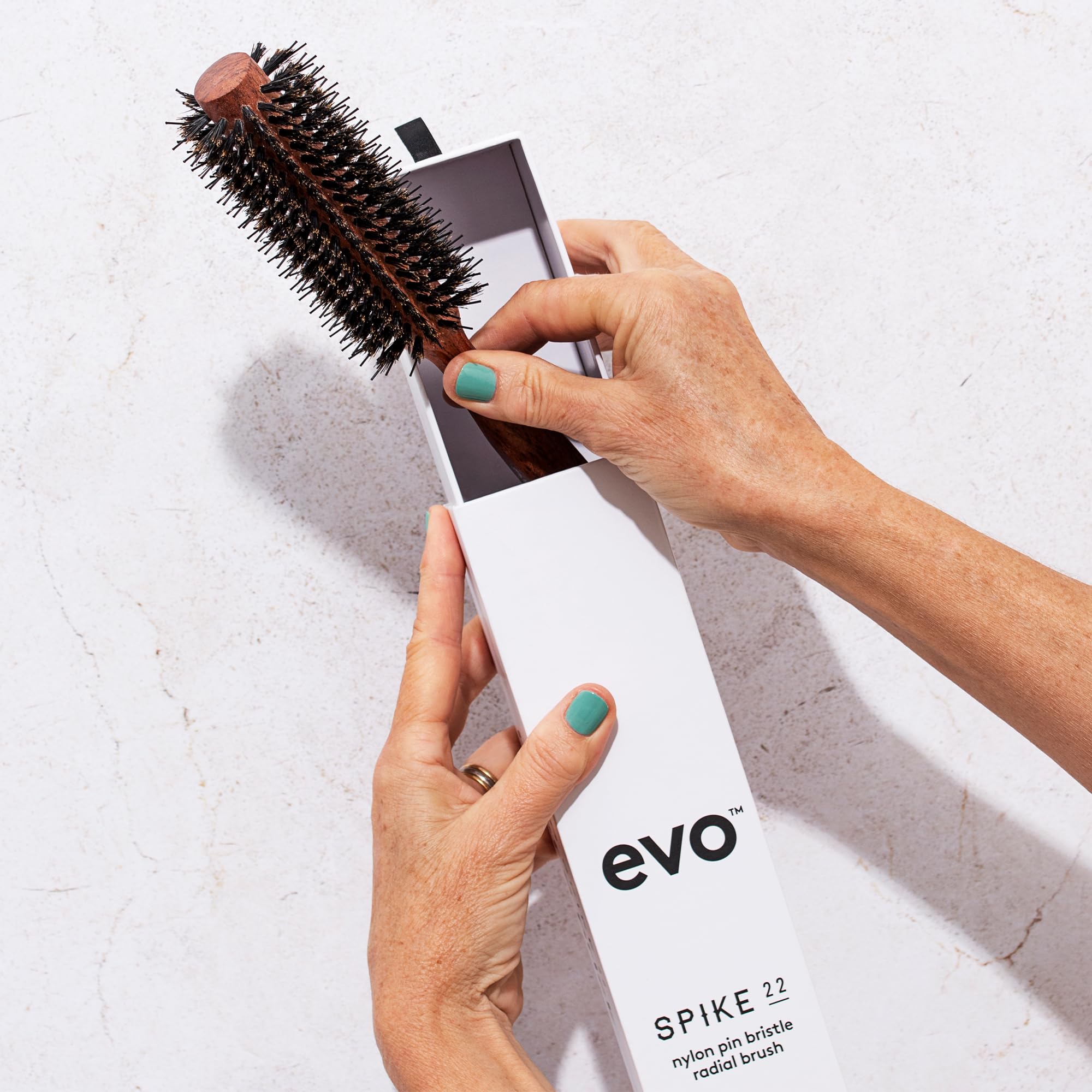 Evo Spike nylonowa szczotka do włosów bristle radial brush 22 mm I szczotka do stylizacji z naturalnym włosiem dzika do szybkiego i łatwego suszenia włosów I szczotka do włosów dla kobiet i mężczyzn I wykonana z certyfikowanego drewna