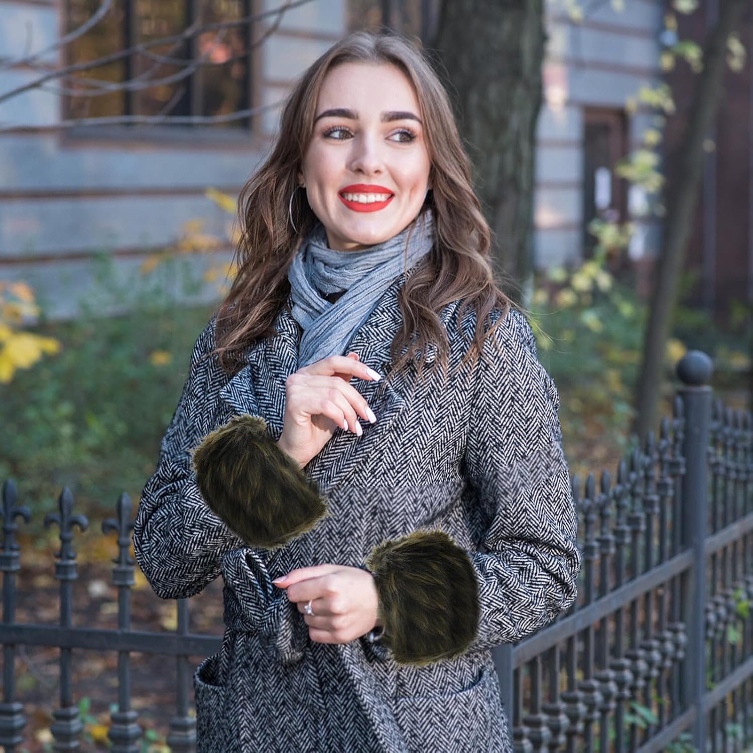 YARNOW Faux Fur Arm Warmers Women Winter Arm Covers Plush Wrist Military Green Knitted Sleeve Fur Wristband for Cold Weather