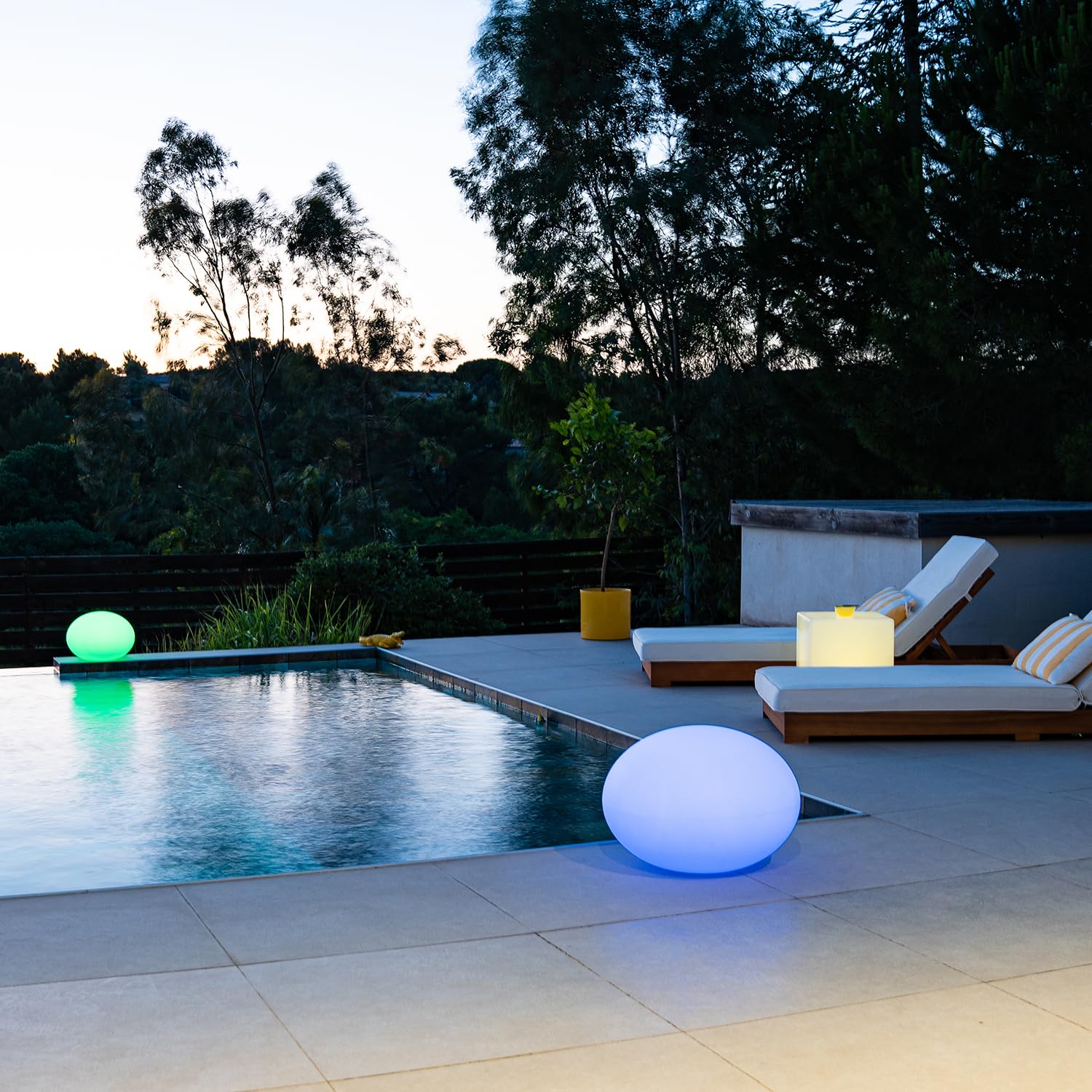 GuirLED LED-Solar-Kiesel, wasserdicht, RGB+W, 40 cm, 100 % autonom & ferngesteuert