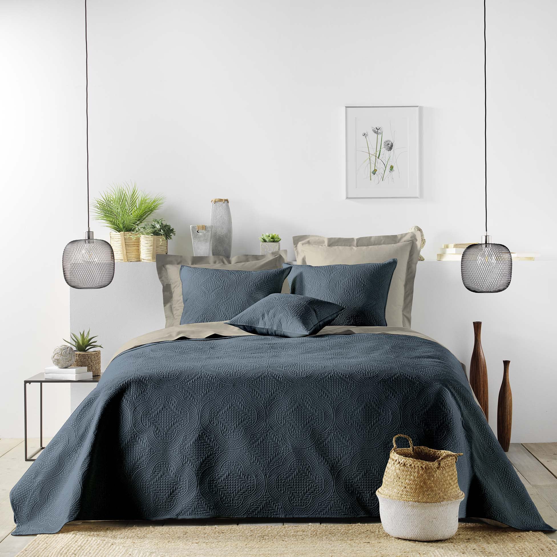 Douceur d'Intérieur Quilted Bedspread (220 x 240 cm), Roman, Blue, Microfibre, Plain