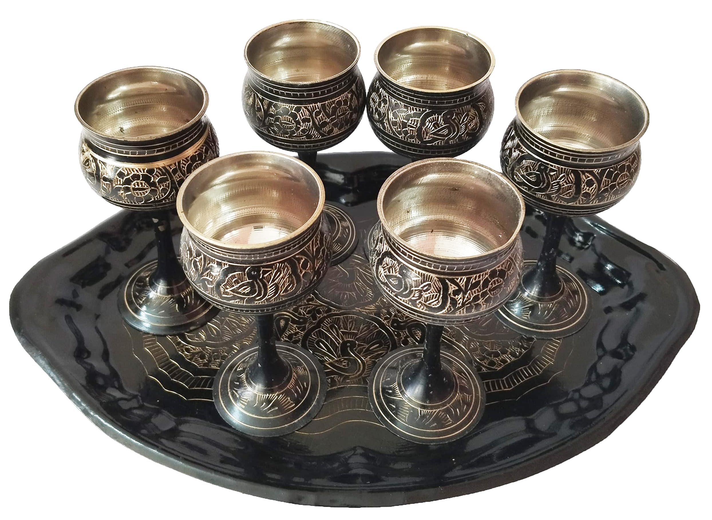 Verres à liqueur pour cocktail et whisky en laiton avec plateau de bar