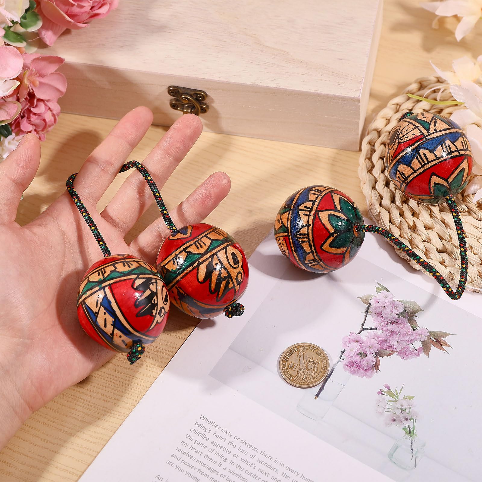 FREEBLOSS 2 paquetes de coctelera Kashaka pintada a mano, instrumento de asalato africano, con bolas rítmicas y cuerda ajustable, instrumento tradicional de percusión de doble bola Aslatuas