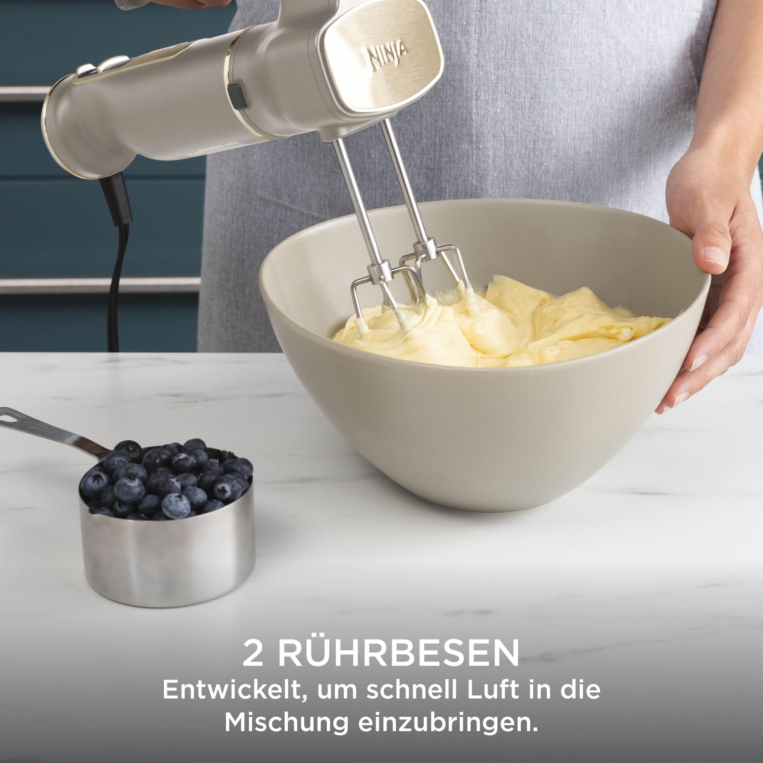 Ninja Foodi 3-in-1 Stabmixer Stufenweise Anlauf, 2 Misch-und 5 Rührgeschwindigkeiten zum Zerkleinern, Mischen, Kneten und mehr, spülmaschinenfest, Stone Gold CI100EUSTGD