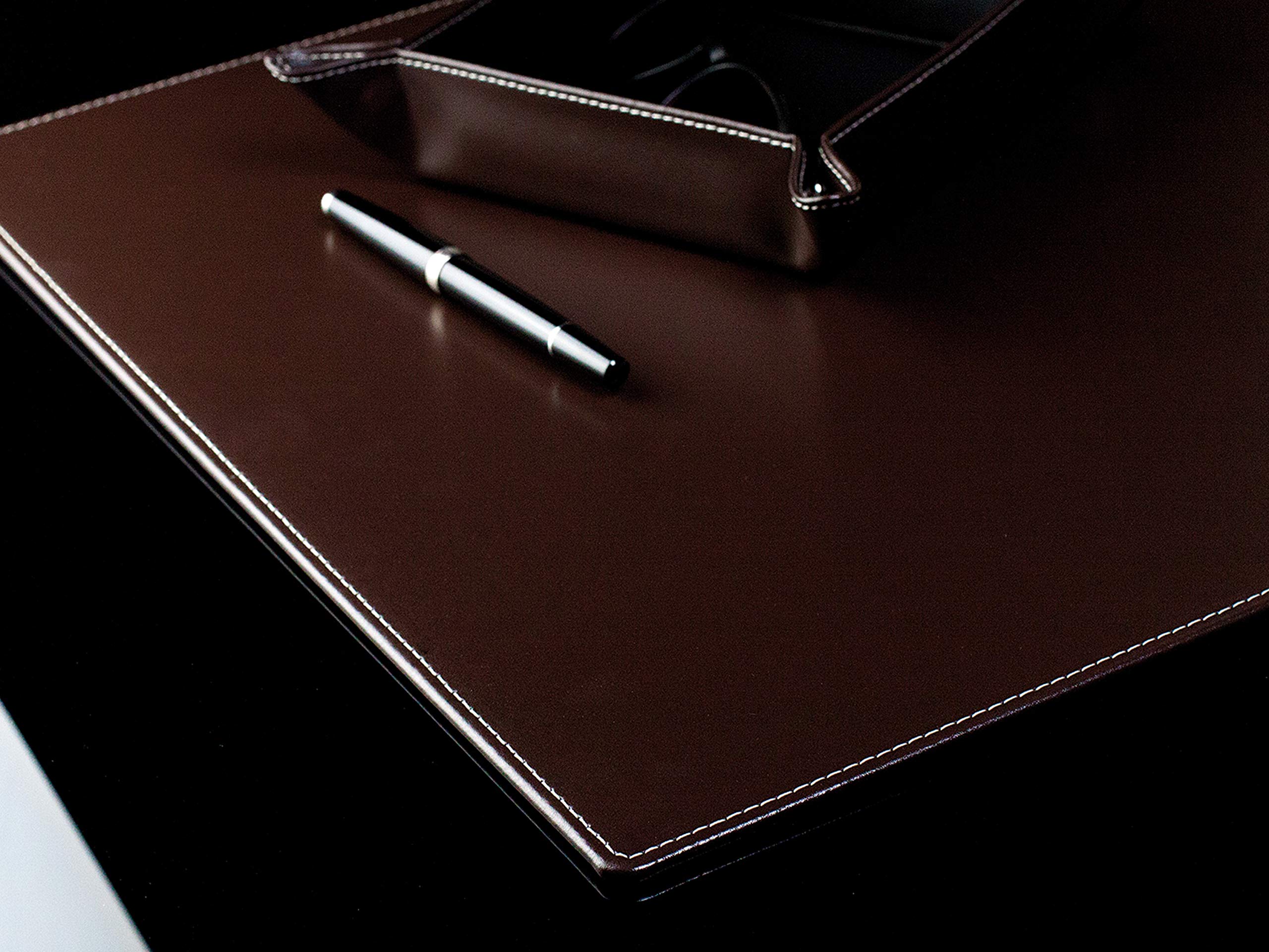 DELMON VARONE - Personalisierbare Schreibtischunterlage XL Cambridge Top Grain Leder braun, Rutschfeste Echtleder Schreibunterlage abwaschbar, Schreibtisch Unterlage geeignet als Mousepad, 65 x 45 cm