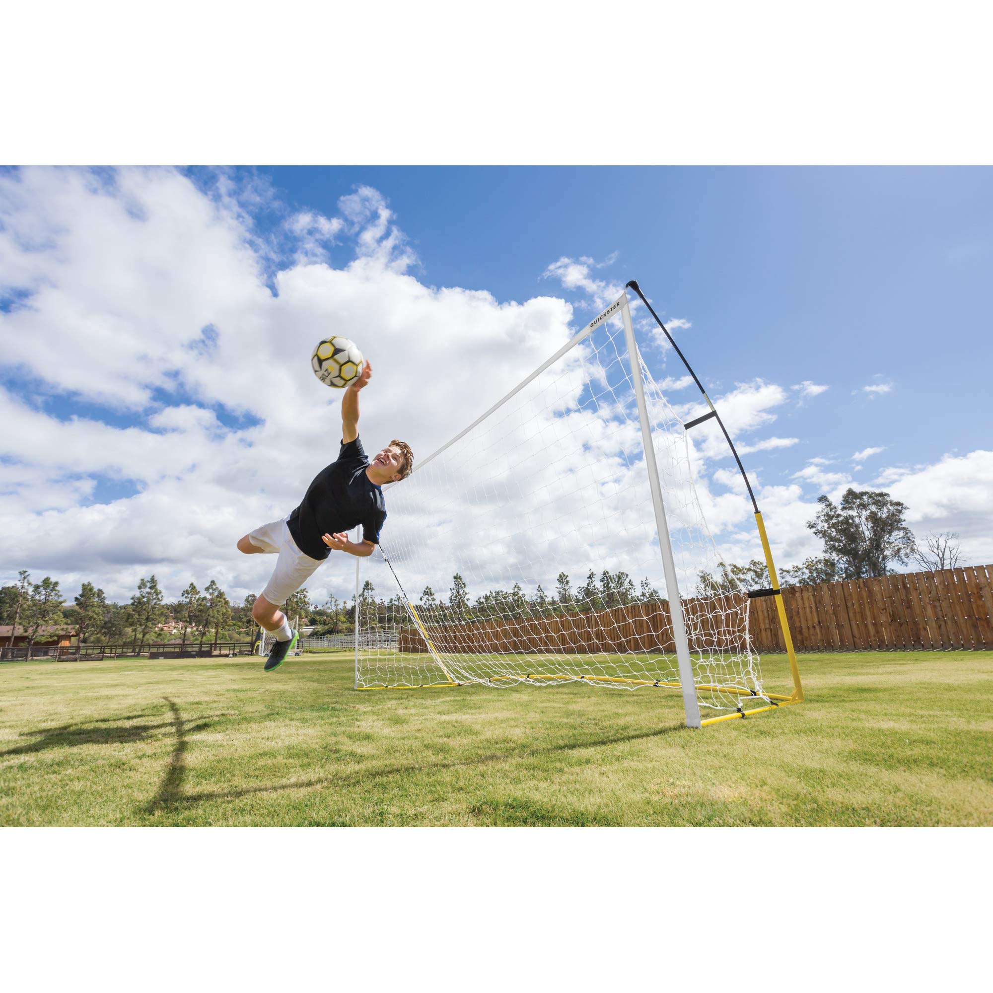 SKLZ Quickster Porta da Calcio Portatile per Cortile e Campo, Telaio Resistente e Rete a 2 Strati, Pali Regolabili con Chiusura a Scatto, Pali in Metallo, Custodia per Il Trasporto con Manico