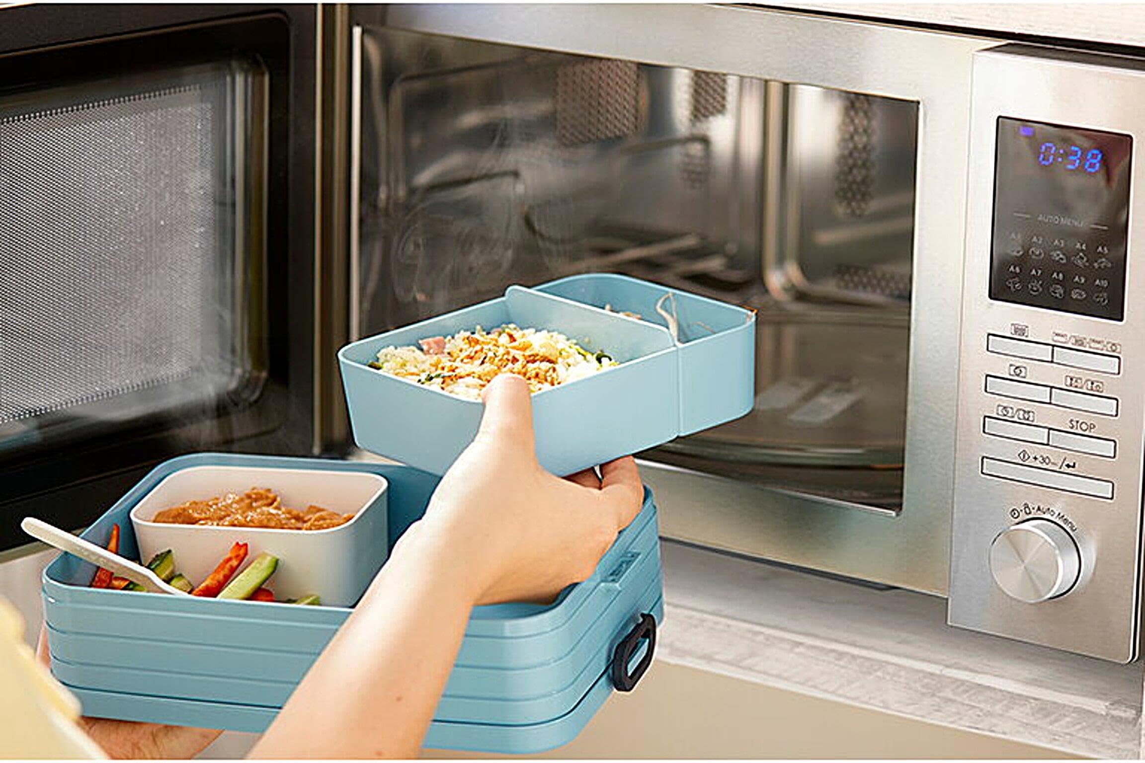 Mepal Bento Box Large - Lunch Box with Bento Box - for 4 Sandwiches or 8 Slices of Bread - Lunch Box for Sandwiches, Small Snacks & Left Overs - Lunch Box Adults - Vivid Blue