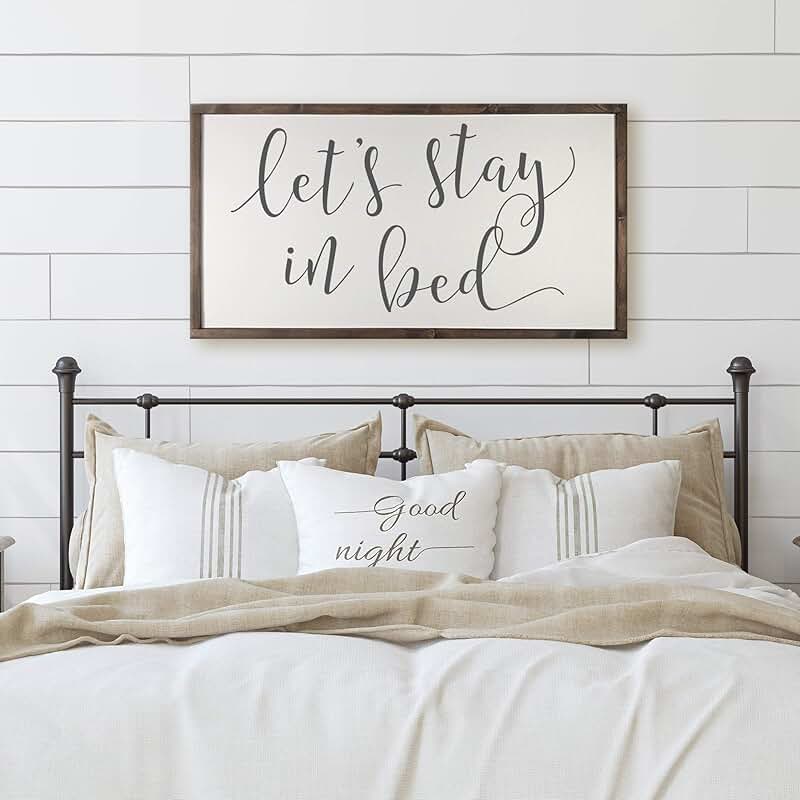 Stay in bed. Lets stay in bed неон. картинки stay in bed. болею грипп брюнетка. неоновая вывеска let's stay in bed.