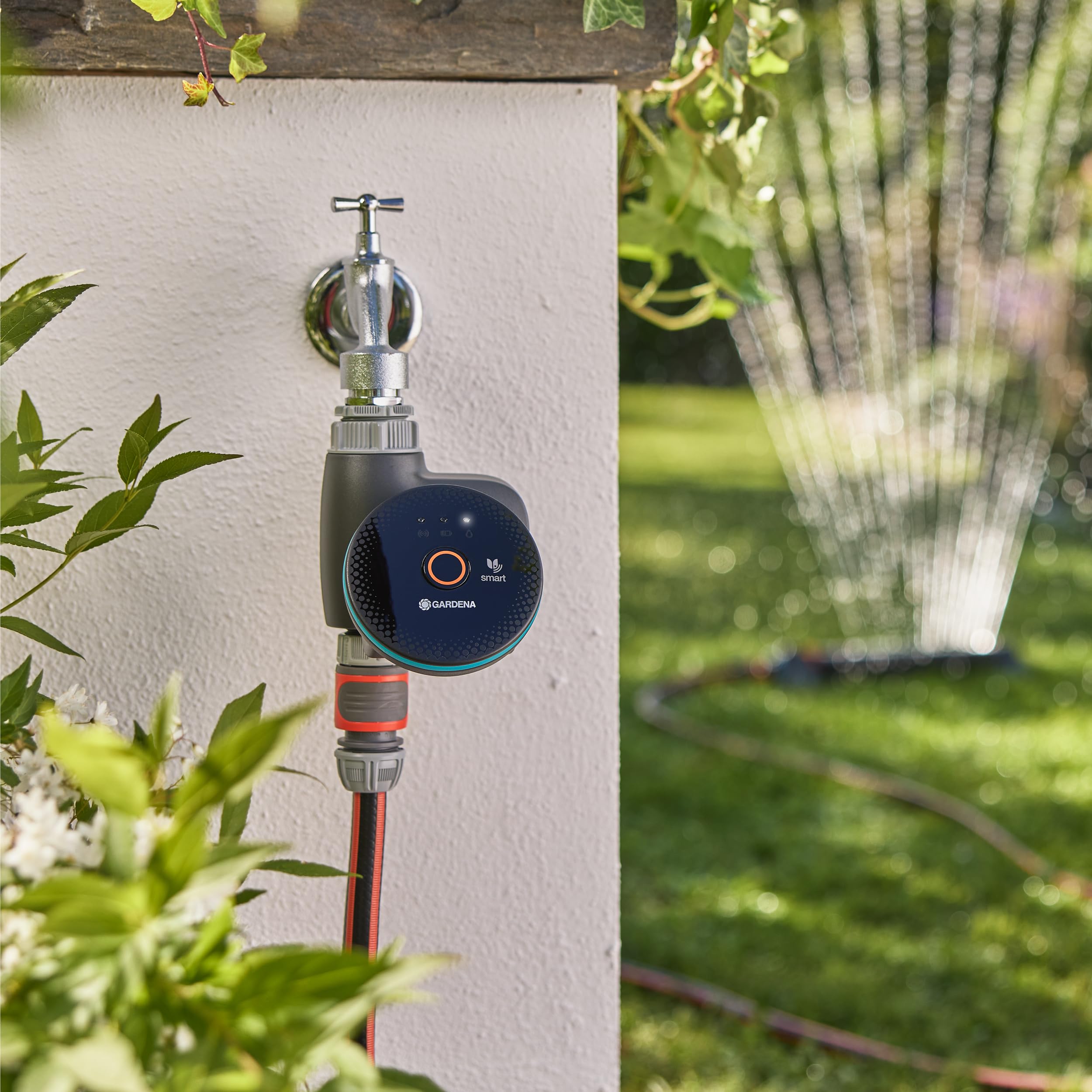 Gardena Set Irrigazione smart con Sensore Umidità Computer Irrigazione smart: Irrigazione basata sui dati*, Integrazione con smart home*, Include il sensore di umidità del terreno (19045-20)
