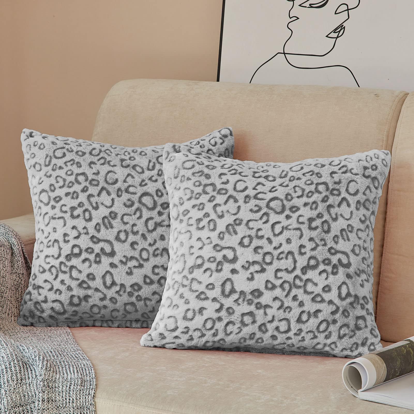 FY FIBER HOUSE Luxury Flannel Fleece Soft Plush Faux Fur Throw Pillow Covers for Couch Decorative Pack of 2, 18"x 18", Grey Leopard