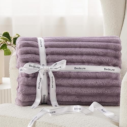 Miniatura 8 de Bedsure - Manta de vellón morado claro para sofá, mantas súper suaves y acogedoras para mujer, bonita manta pequeña para niñas, 50 x 60 pulgadas