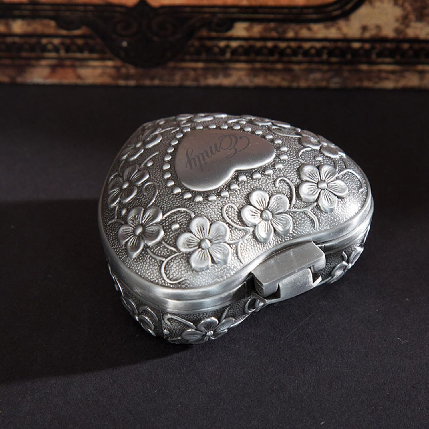 Custom Vintage Small Jewelry Box, Heart Shaped Jewelry Gift Box for Necklace, Bracelet, Rings, Earrings - Cute Metal Trinket Box for Women Girls Teens Mom Daughter Sister Friend on Christmas Birthday - Image 5