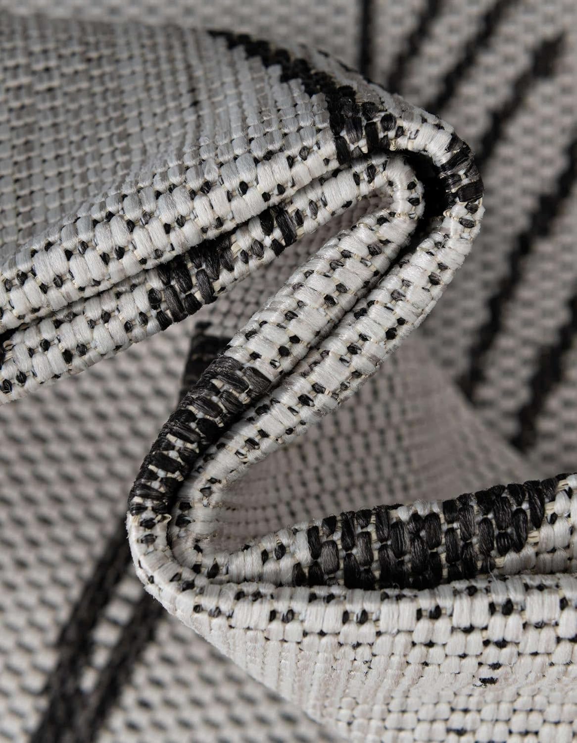 Unique Loom Outdoor Botanical Collection Area Rug - Leaf (4' 1" x 6' 1" Rectangle, Charcoal Ivory)