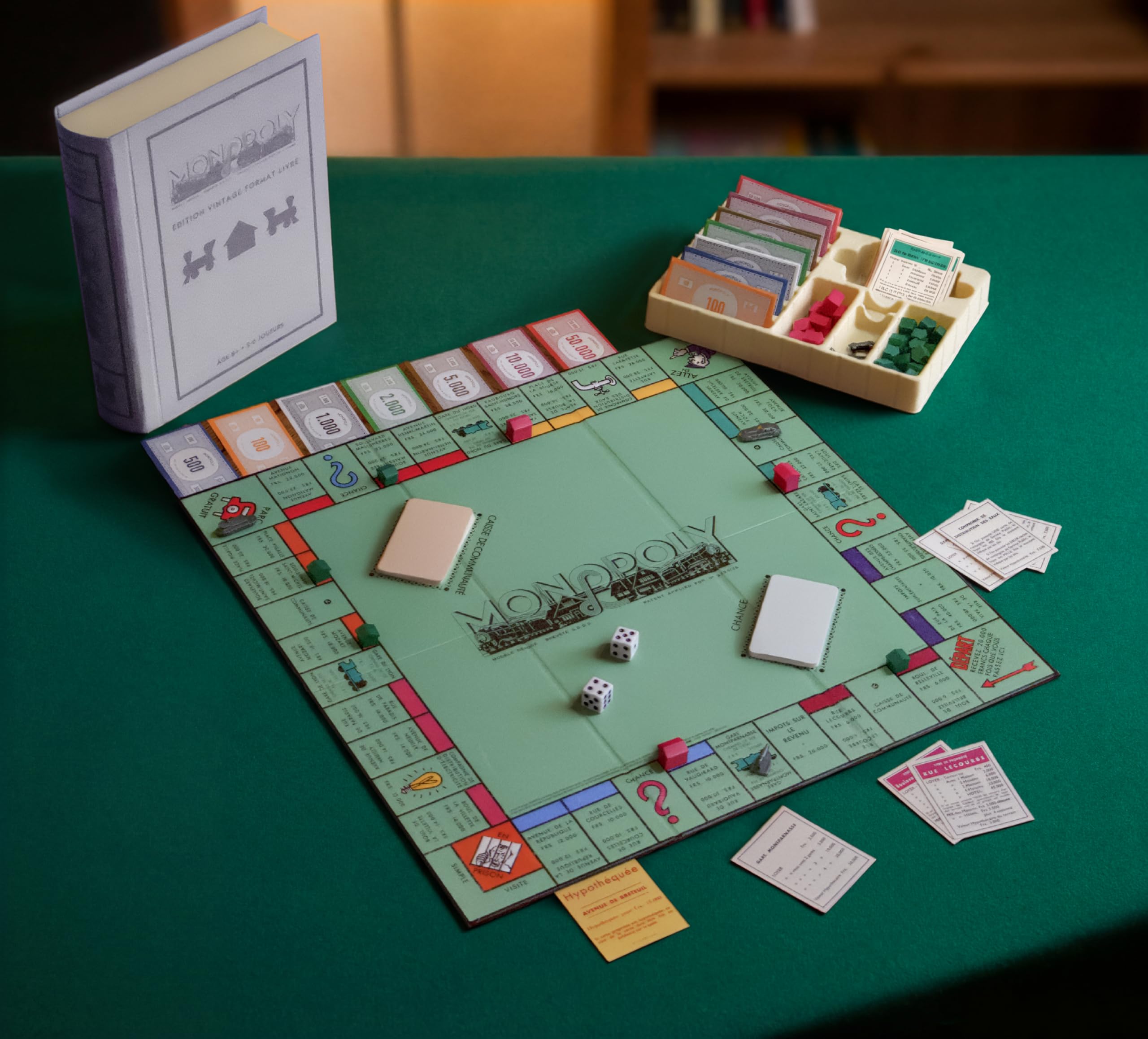 Megableu - Monopoly Édition Vintage Boite Format Livre - Jeu de Société Classique Version 1936 pour Famille & Enfants dès 8 Ans - Monopoly Collector Premium comme Un Livre - 2–6 Joueurs - en Français