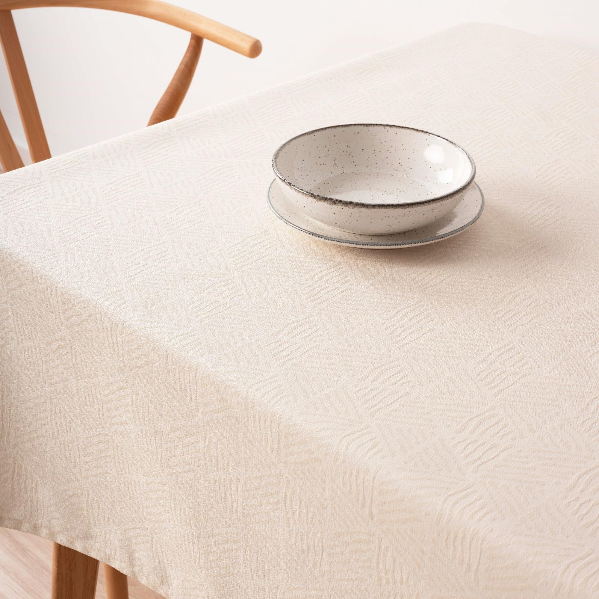 BELUM | Mantel Antimanchas Jacquard Tamaño 240x155 cm - Mantel Antimanchas Tacto Extrasuave Color Crudo - Mantel Tejido 70% algodón - 30% Poliester Modelo 31990C