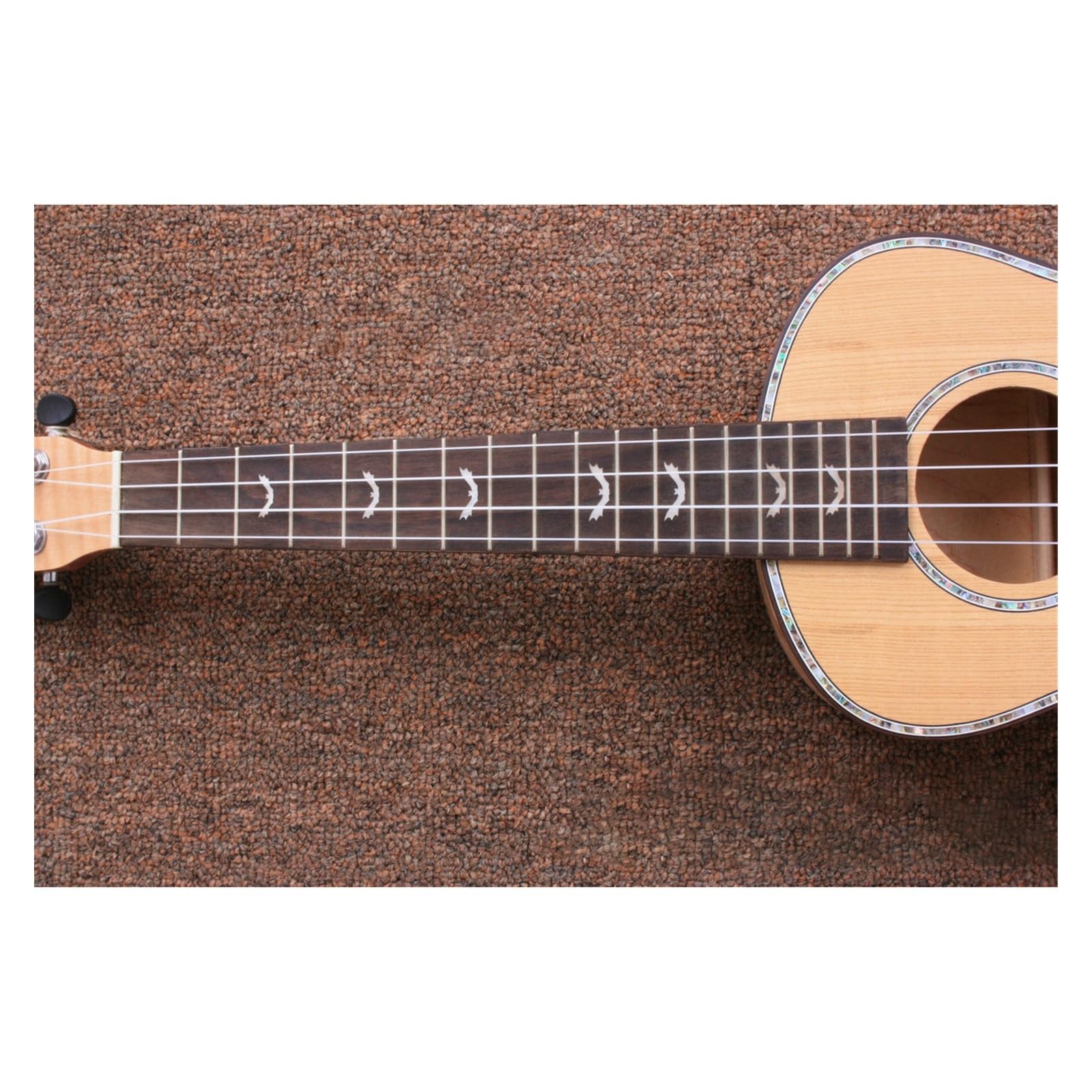 27-calowy Drewniany Ukulele Z Korpusem Klonowym, Czterostrunowy Mały Instrument Gitarowy Dla Miłośników Muzyki Ukulele dla Początkujących