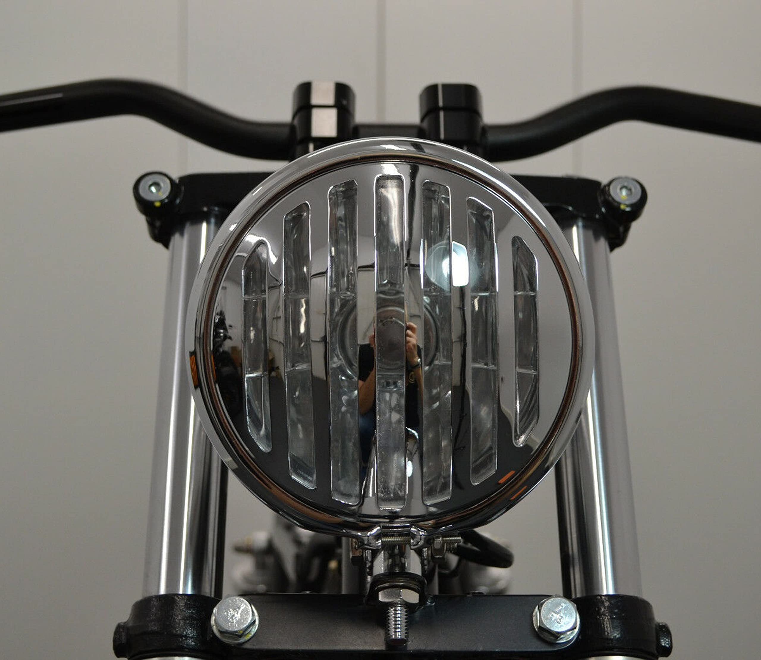 Faro Per Moto Custom Alchemy Parts | 5.75" Nero E Cromato, Vetro, Lampadina H4 12V/55W, Stile Retrò