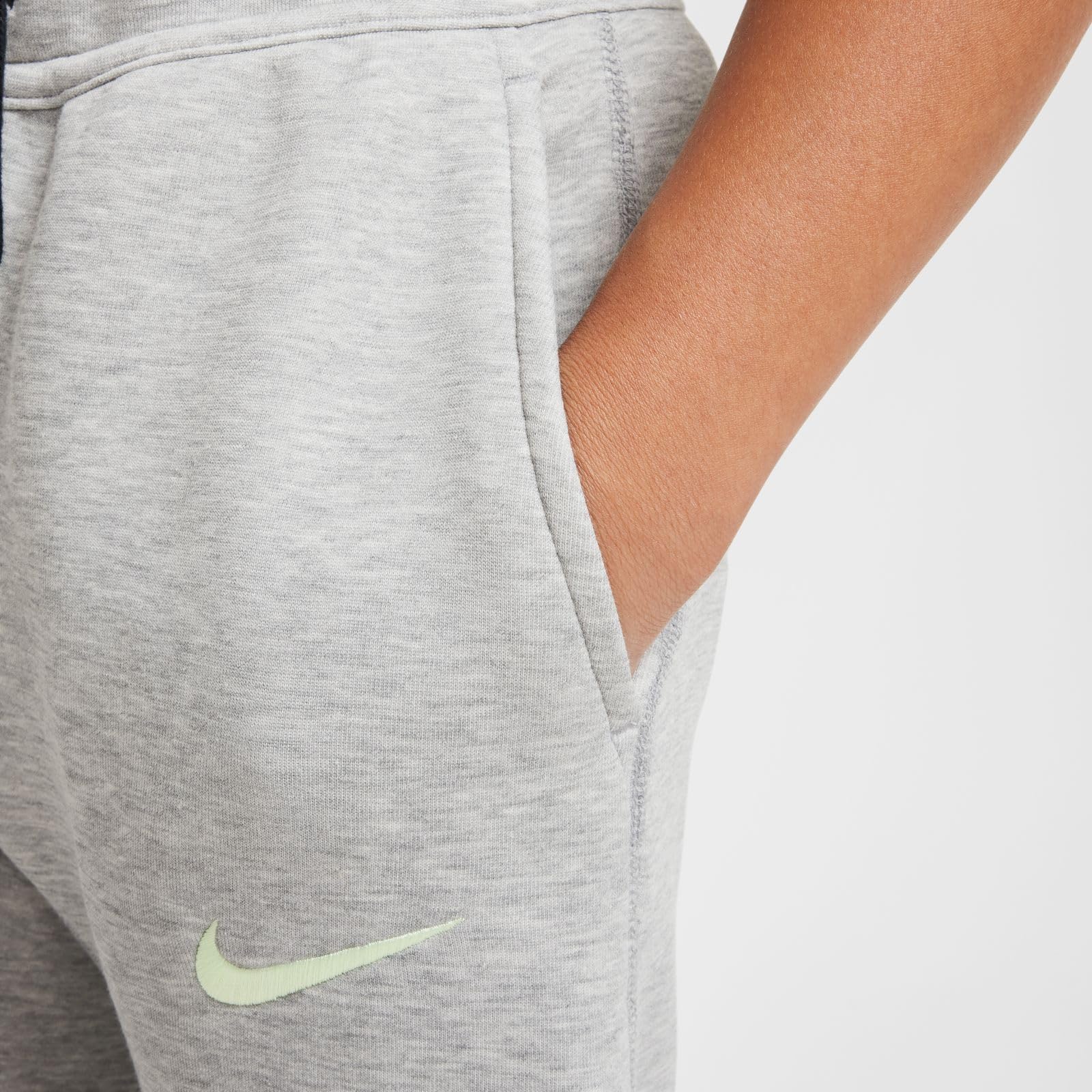 NIKE Fcb B Nsw Tech Flc Pant - Spodnie Chłopcy