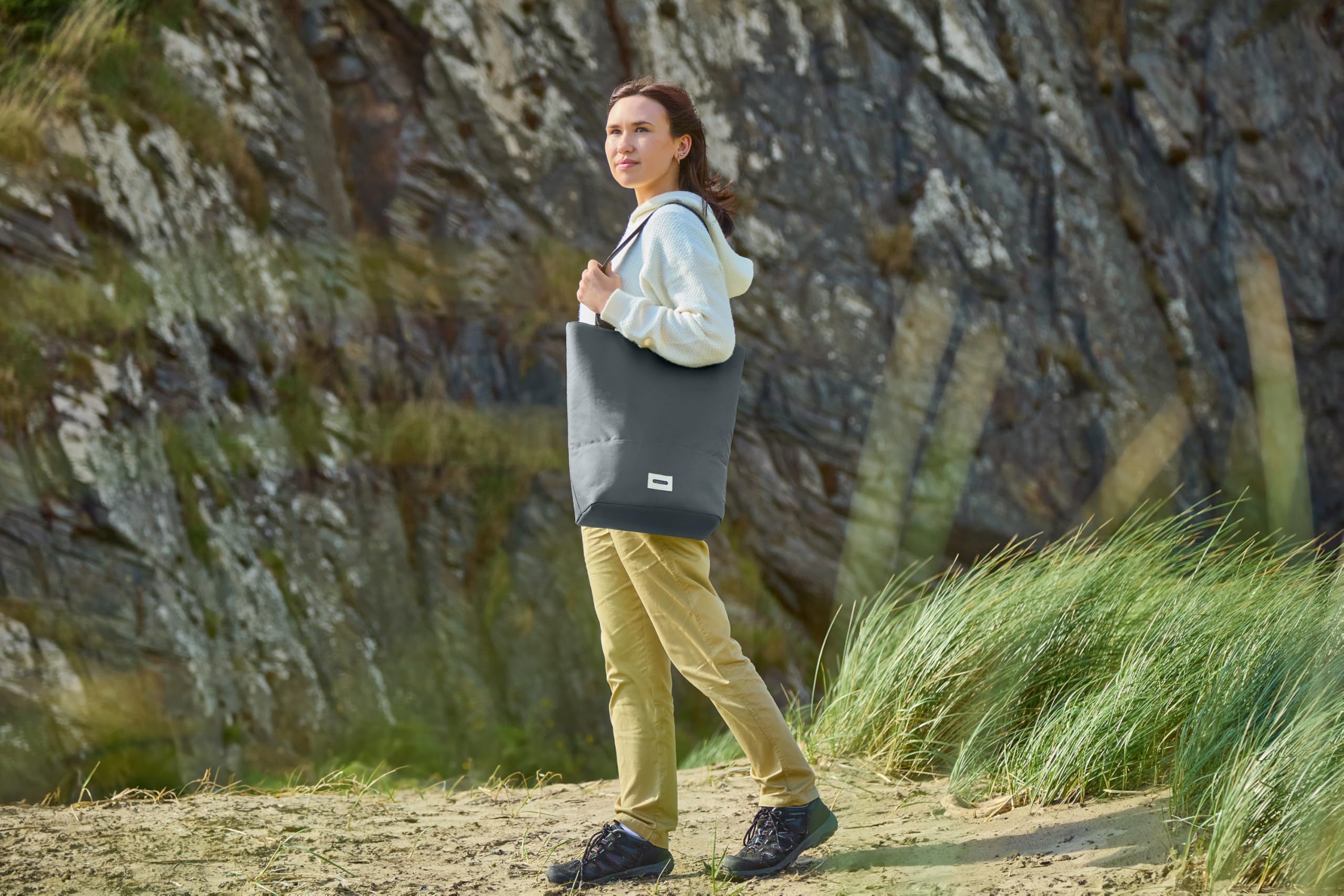 BLACK + BLUM Isolierte Einkaufstasche | Wasserabweisende, auslaufsichere Kühltasche Einkauf | Kühltasche groß für Alltag & Einkauf | BPA-freier Kühlbeutel für unterwegs