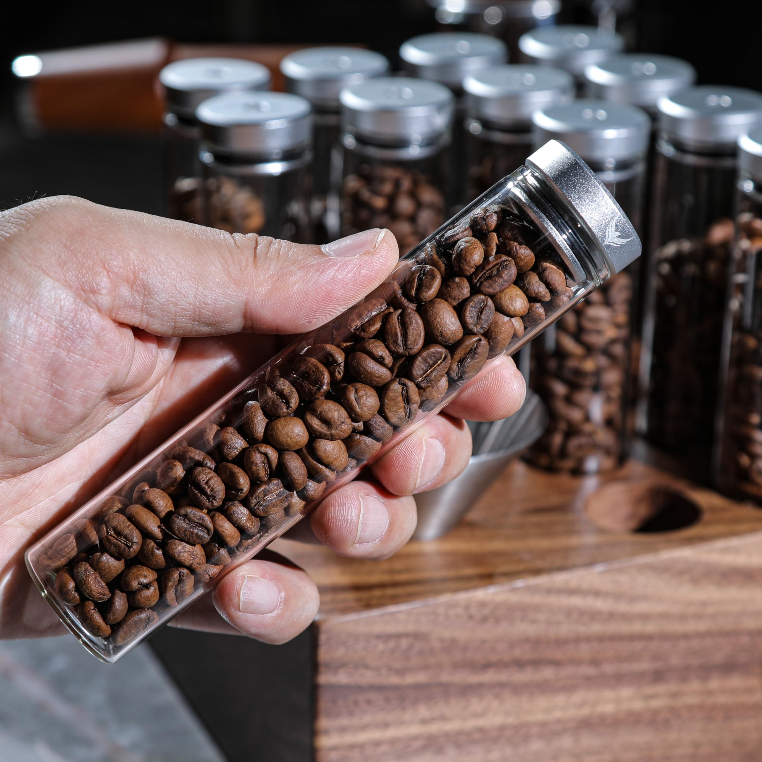 Kaffee Röhrchen Set – 12 Glasröhrchen mit Einweg-Entlüftungsventil, Walnussständer & Edelstahl-Trichter, Luftdicht für Single Dose Coffee Bean Storage Tubes & Frischebewahrung