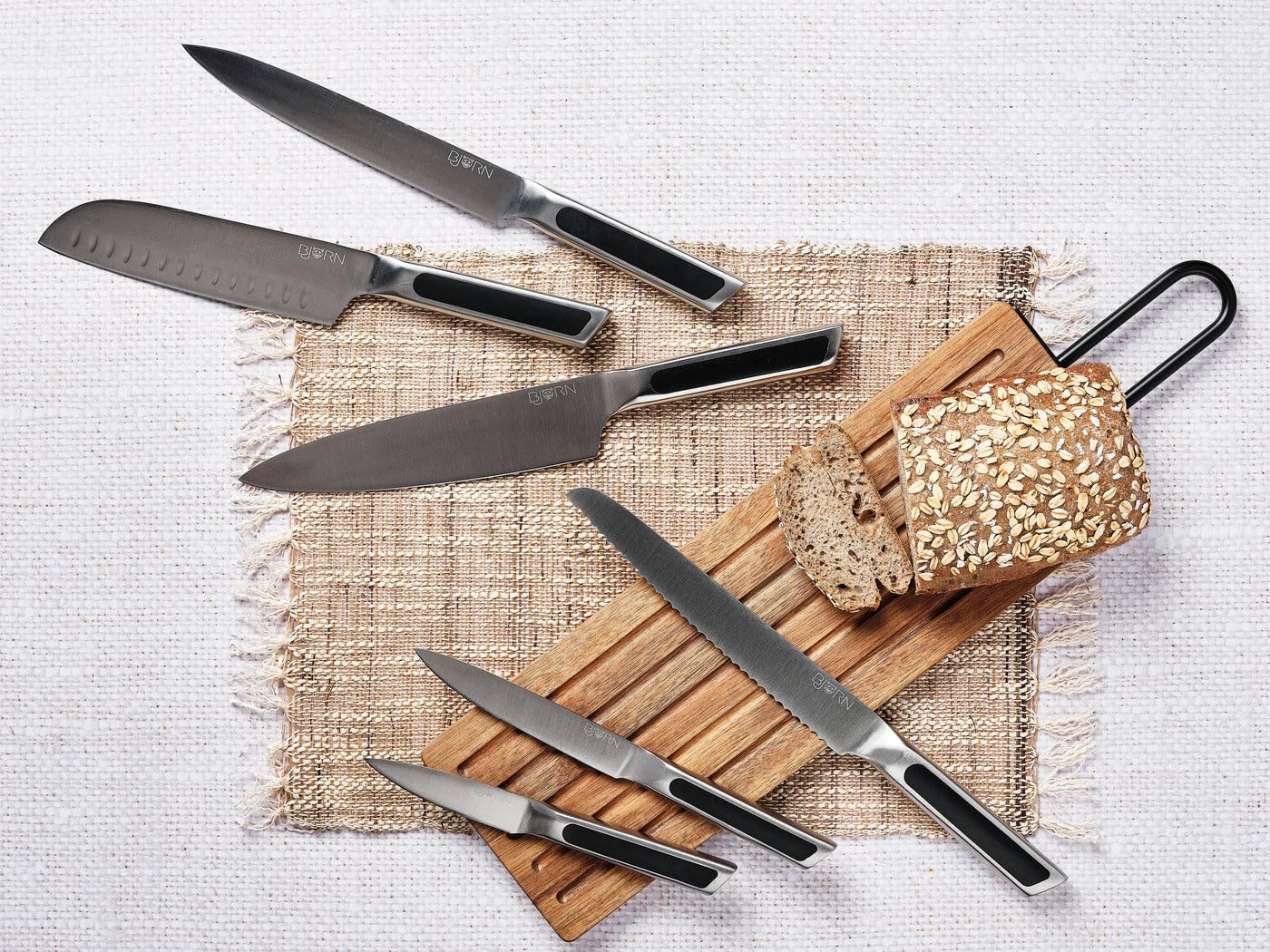 Tagliere per pane in legno di acacia STINE – 39 x 13 cm