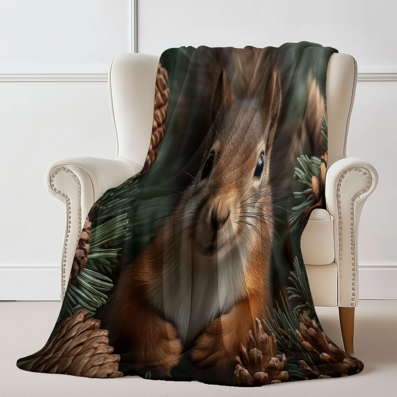 Miękki i przytulny flanelowy koc polarowy 150 x 200 cm - ciepły nadruk zwierząt wiewiórki szyszki iglaste, dekoracyjne narzuty na sofę i łóżko