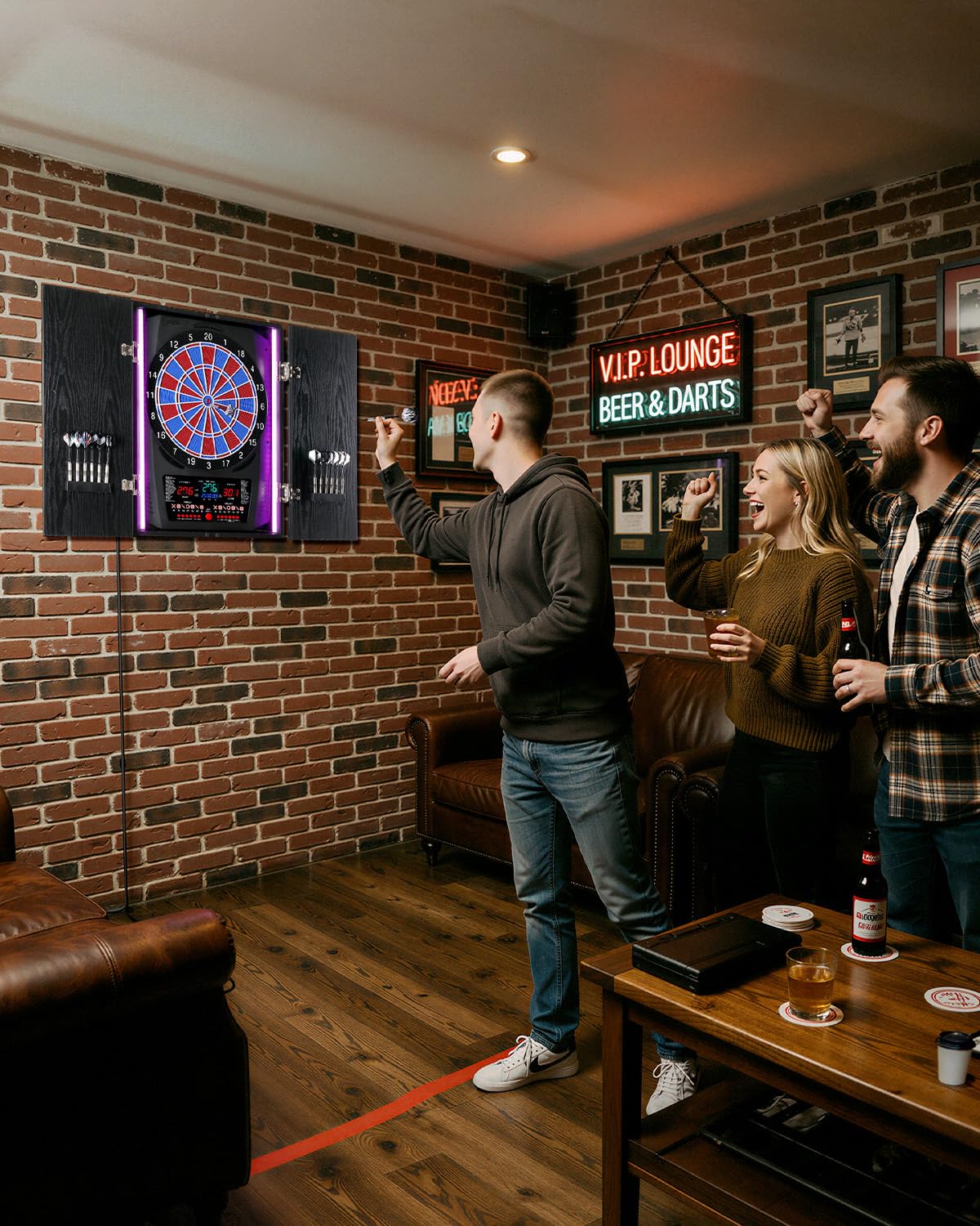 Elektronische Dartscheibe mit Rustikalen Holz-Schrank [12 Bronze Soft-Tip Pfeile], 8-Farben LED für 8 Spieler, Dart Scheibe Profi