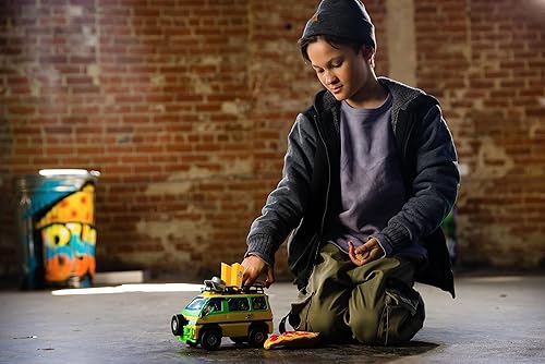 Miniatura 6 de Teenage Mutant Ninja Turtles Juguete de Pizza Blaster RC Vehículo con 6 lanzadores de pizza de espuma, juguete de control remoto TMNT para niños,