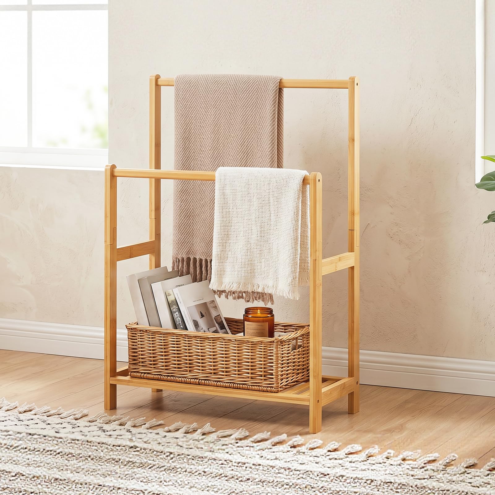HOOBRO Porte-Serviettes de Salle de Bain sur Pied, Étagère Échelle à 2 Niveaux en Bambou, Présentoir à Couverture avec Étagère de Rangement, pour Chambre, Salon, Bambou Naturel EYL17LB01