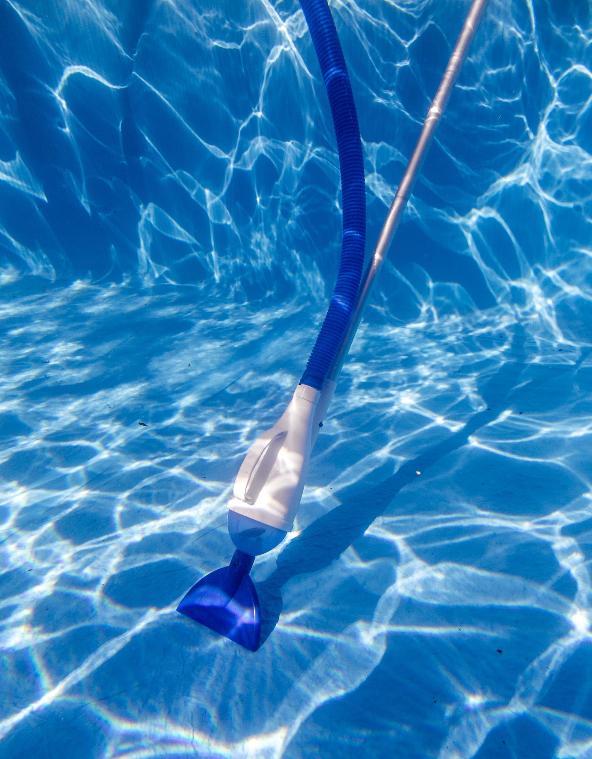 Gre 08011A - Limpiafondos de Aspiración de Piscina con Succión Manual 2m3/h “Little Vac”. para el Fondo de Piscinas Pequeñas y Medianas.