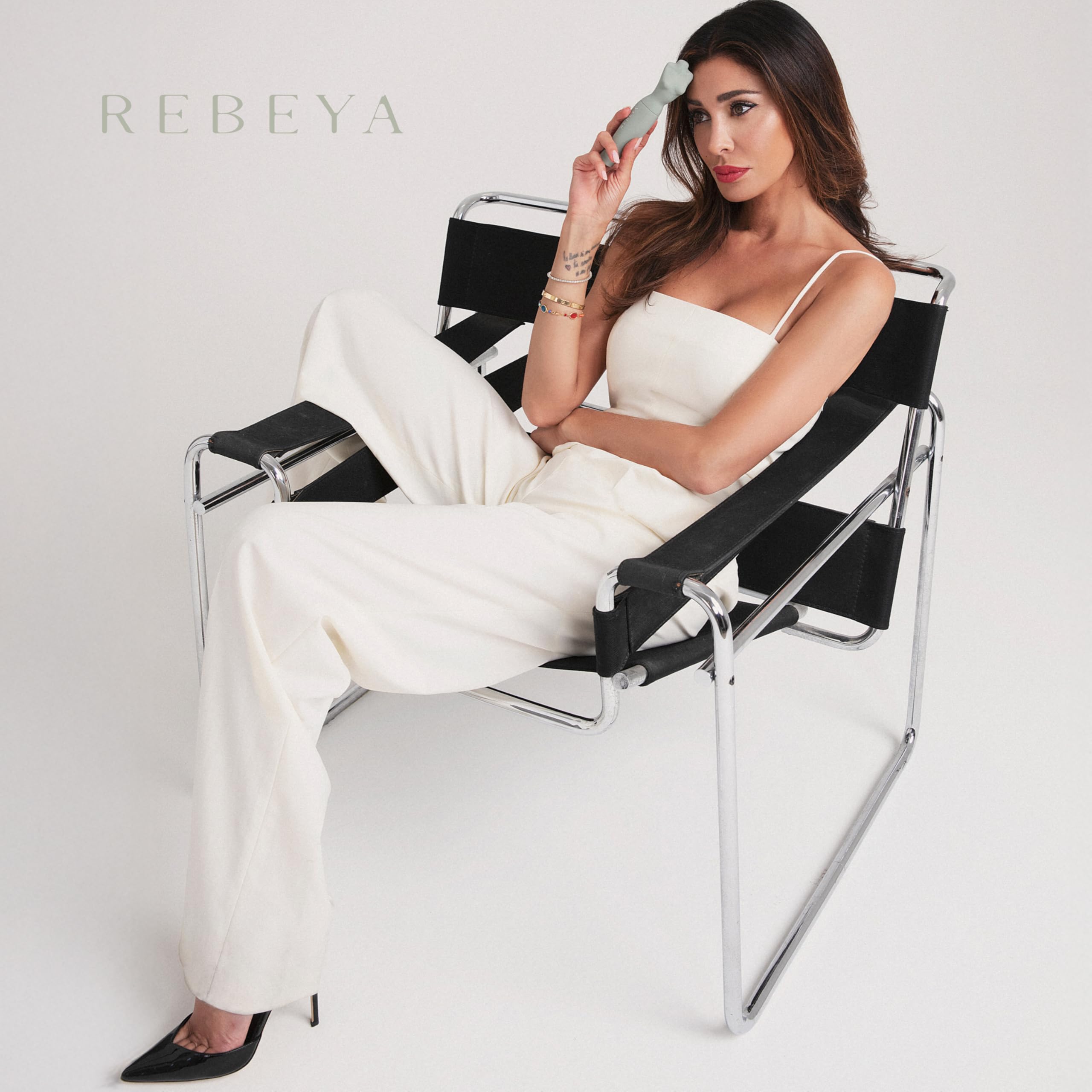 Rebeya Gloss Labbra Baile Libre - Lucidalabbra Lip Gloss Effetto Specchio Rimpolpante e Nutriente, Trasparente Ultra Brillante con Oli Vegetali e Applicatore di Precisione - Made in Italy