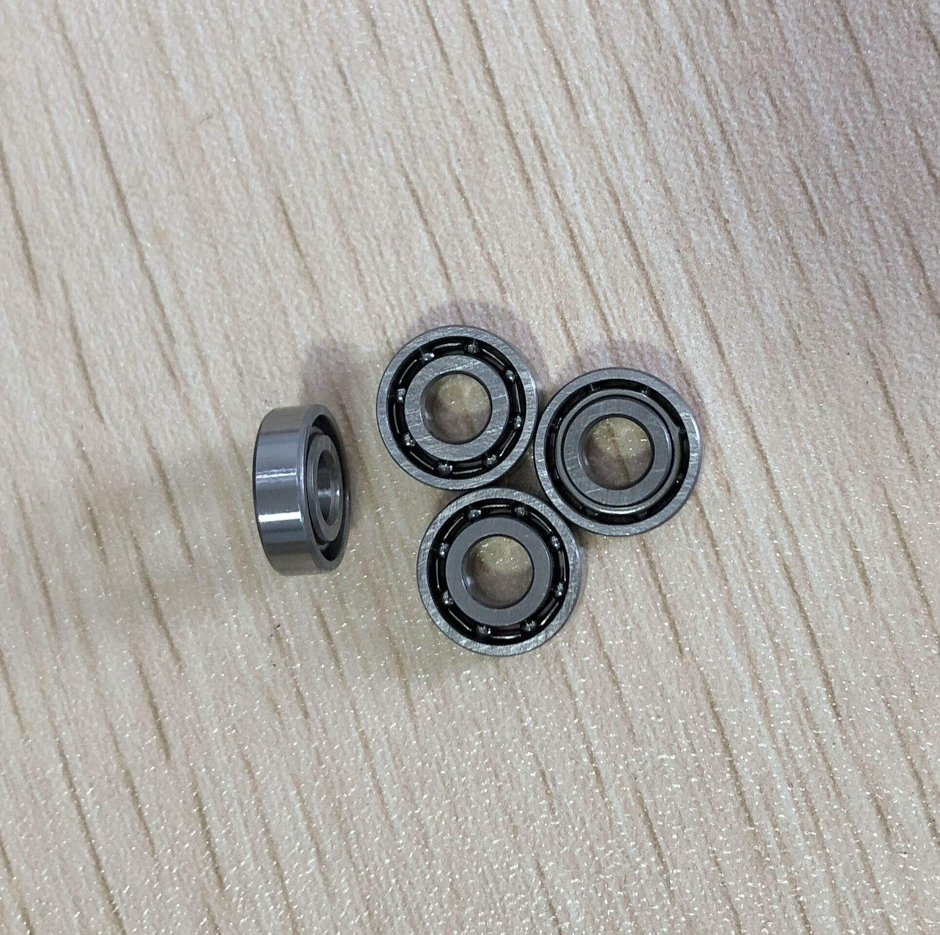 BRDI12607 Łożyska 500 sztuk 4x10x3 Otwarte miniaturowe łożysko kulkowe MR104 Łożyska kulkowe zwykłe 4x10x3 mm