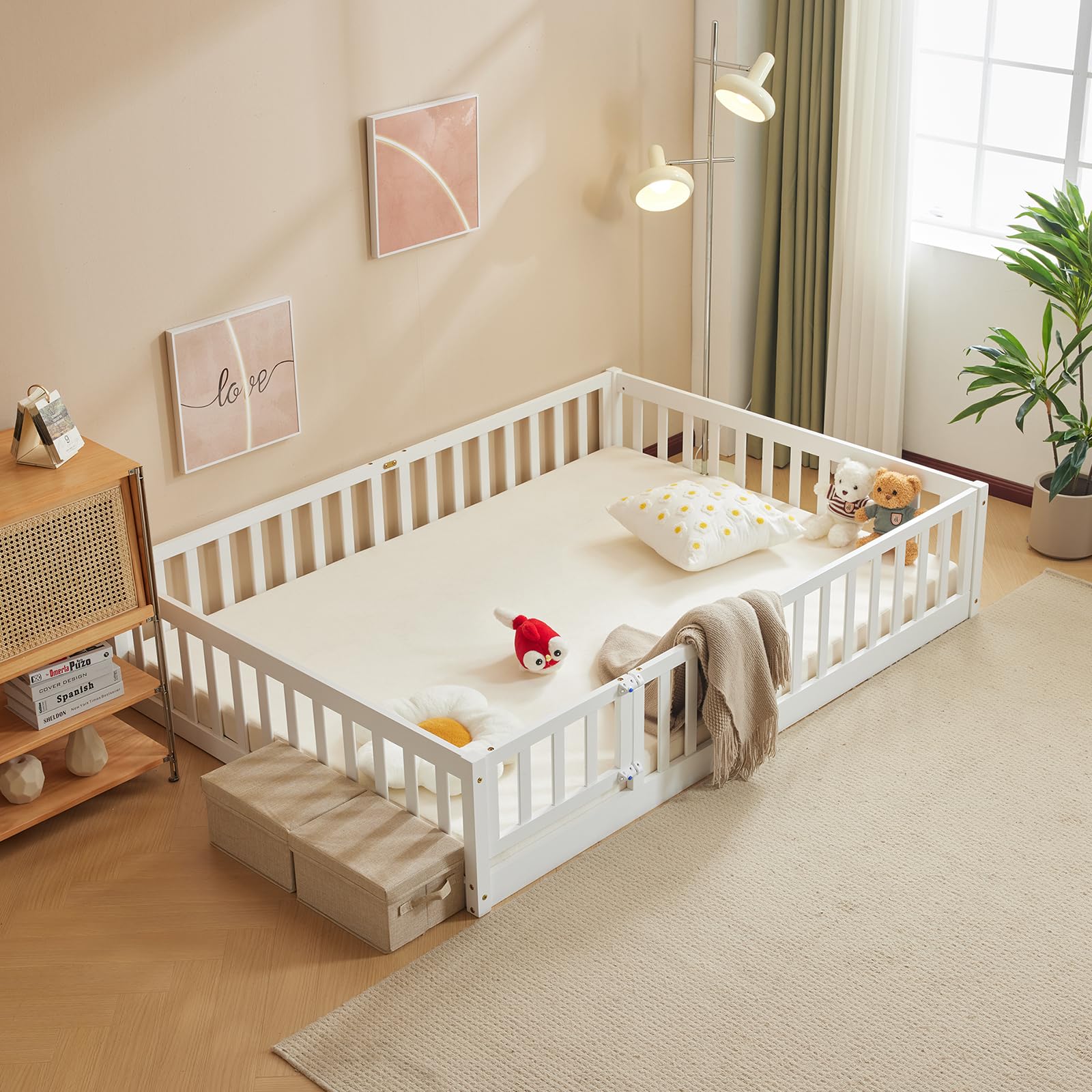 LALAHO Letto Montessori per Bambini 140×200 cm，Legno Massello con | con Porta e Barriera di Sicurezza - 12 Doghe Rinforzate, Parapetto Integrato - per Bambini (Bianco)