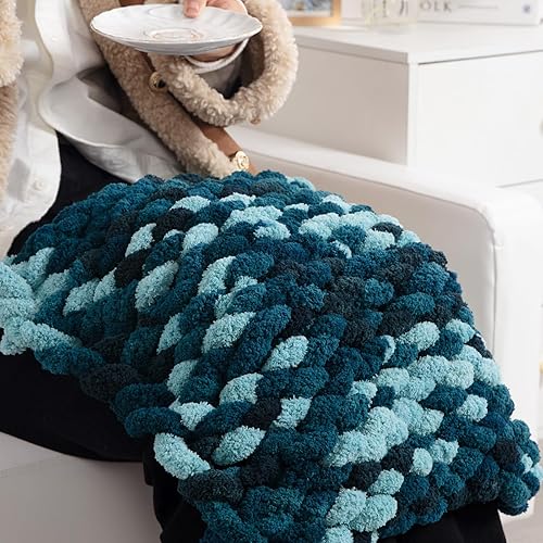 Miniatura 3 de Paquete de 8 hilos gruesos de teñido anudado para tejer a ganchillo, hilo de chenilla azul oscuro esponjoso jumbo, hilo de felpa suave voluminoso,