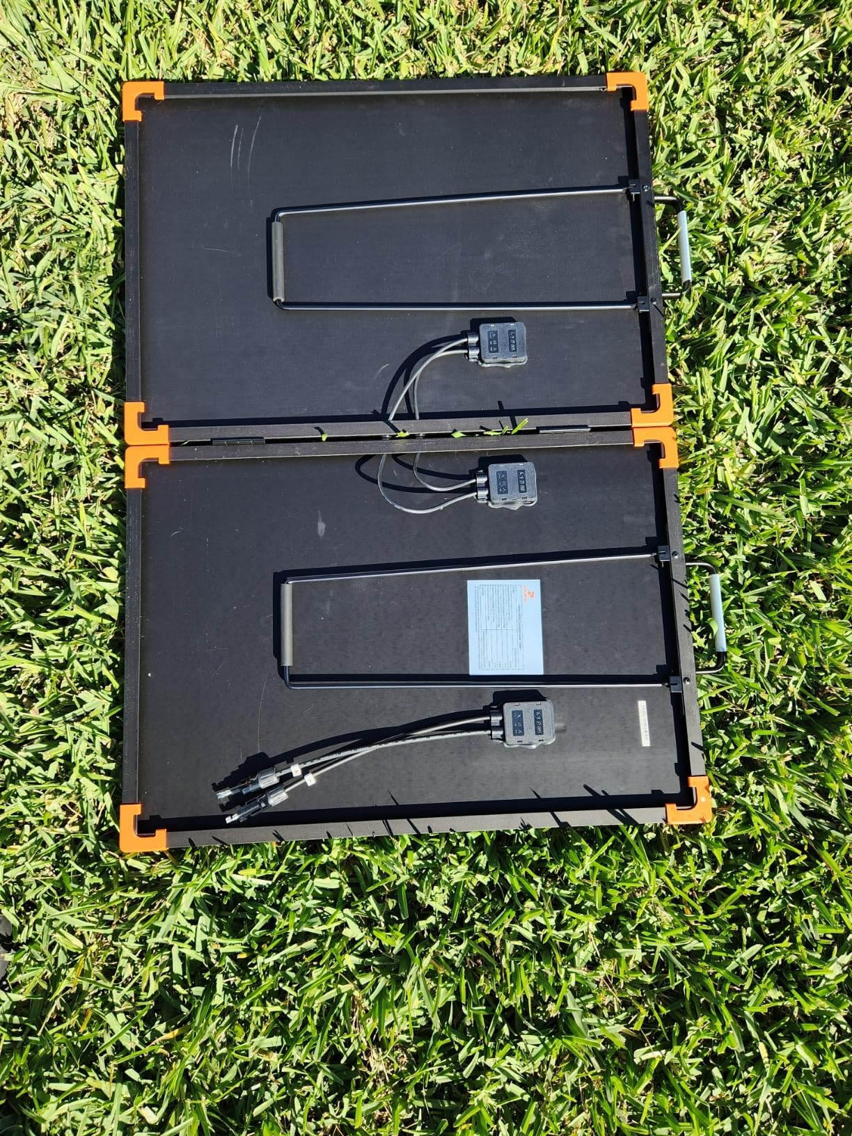 100 watt solar suitcase with 20A PWM Controller