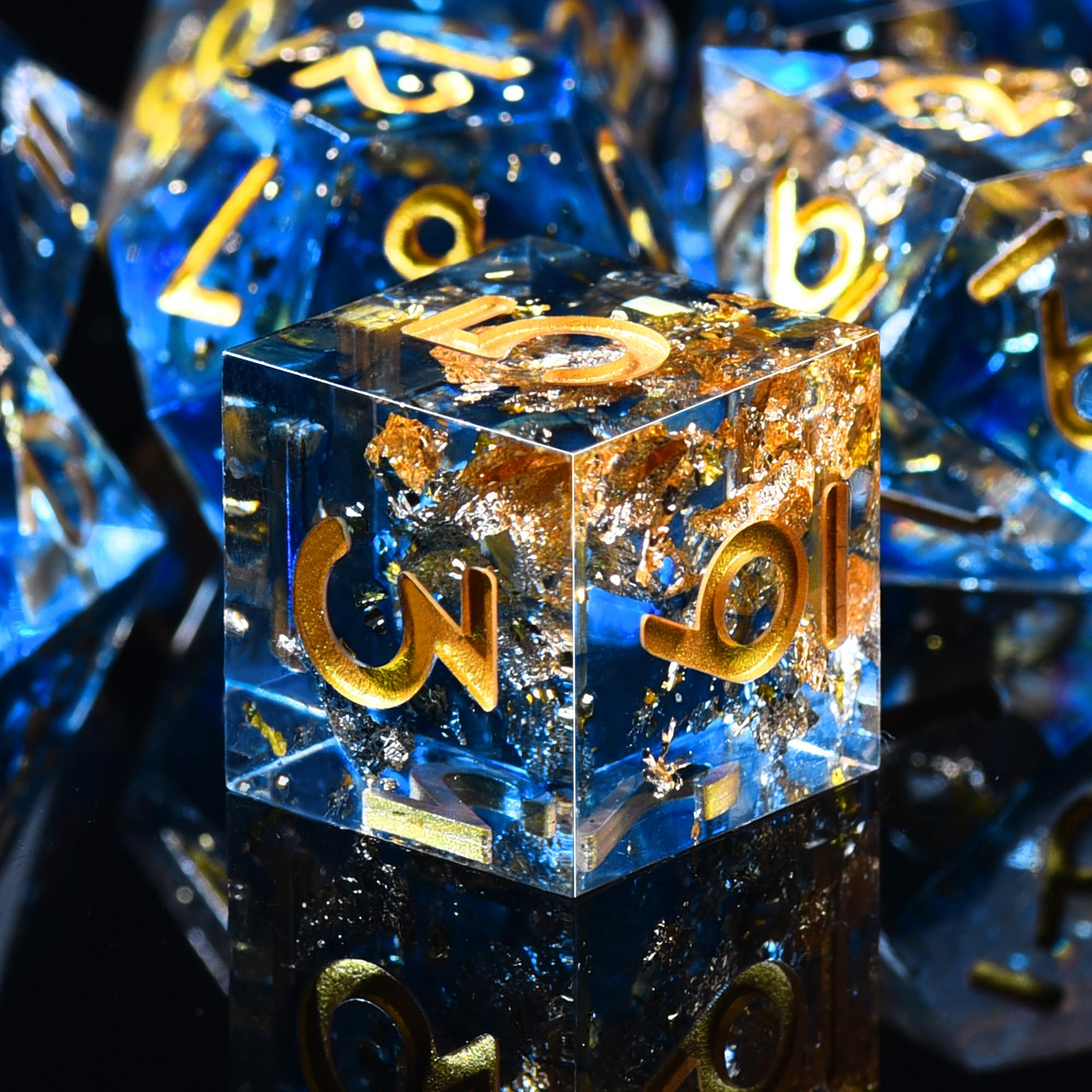 Bescon – Lot de 7 dés DND polyédriques à bords tranchants (non peints) à bords rasoir, pour jeux de rôle Donjons et Dragons, couleur claire Bescon – Lot de 7 dés DND polyédriques à bords tranchants (non peints) à bords rasoir, pour jeux de rôle Donjons et Dragons, couleur claire