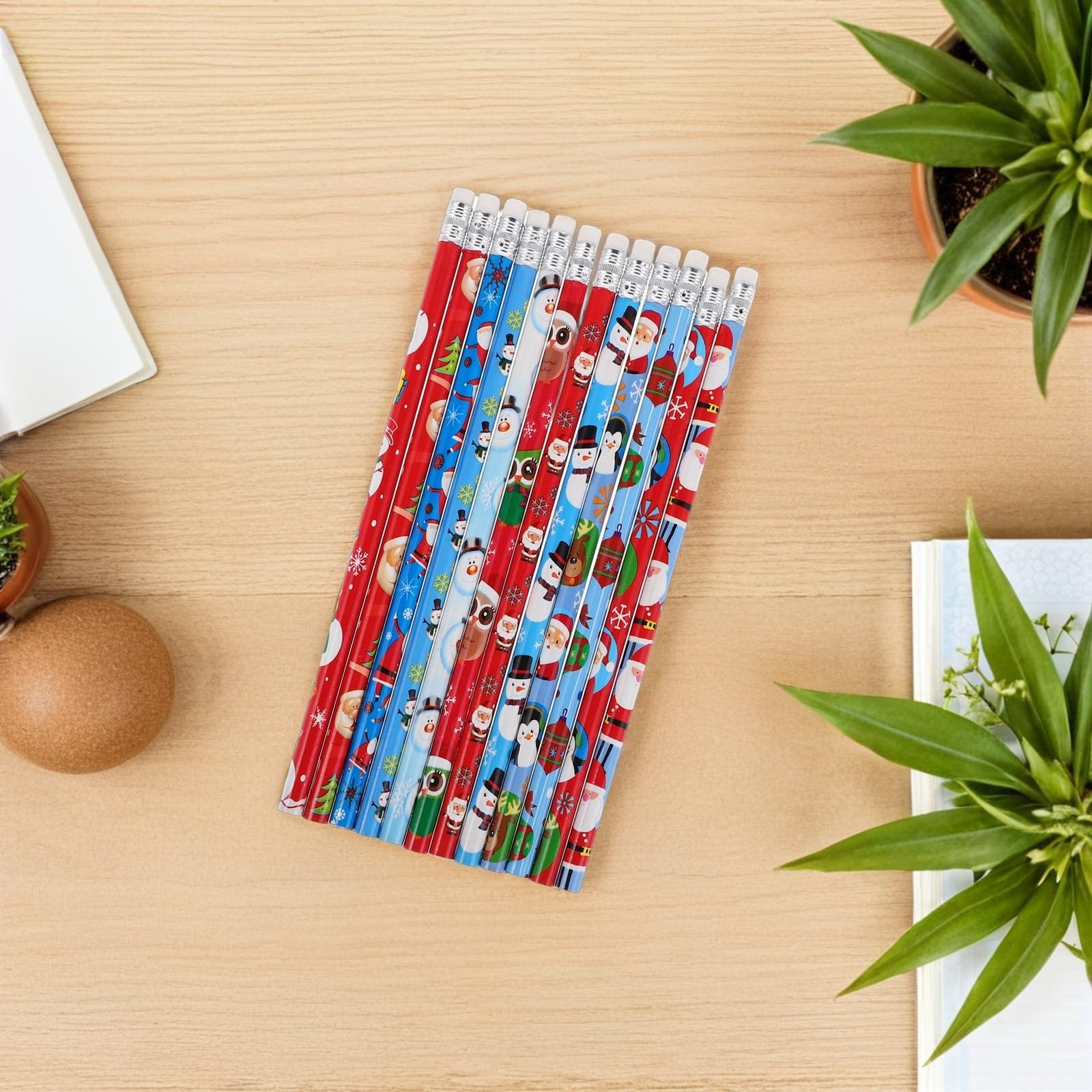 Cabilock 288 Weihnachts Bleistift mit Kawaii Design Komfortabler Griff und Verschmierungsfrei für Schulfeiern
