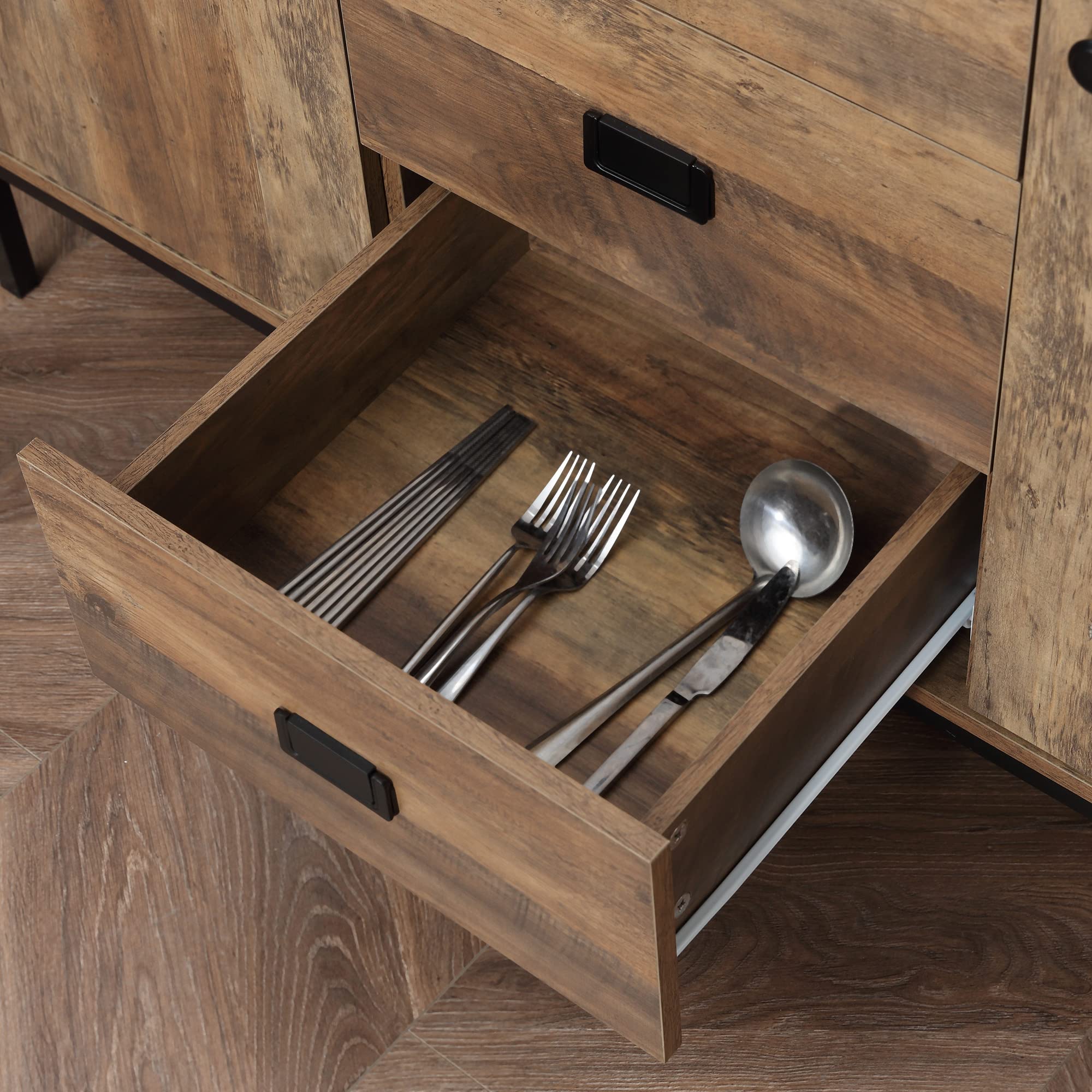 HOMCOM Credenza Moderna in Truciolato e Metallo per Cucina e Soggiorno con 2 Armadietti a 2 Ante con Ripiani Regolabili e 3 Cassetti, 120x39.5x77 cm, Marrone