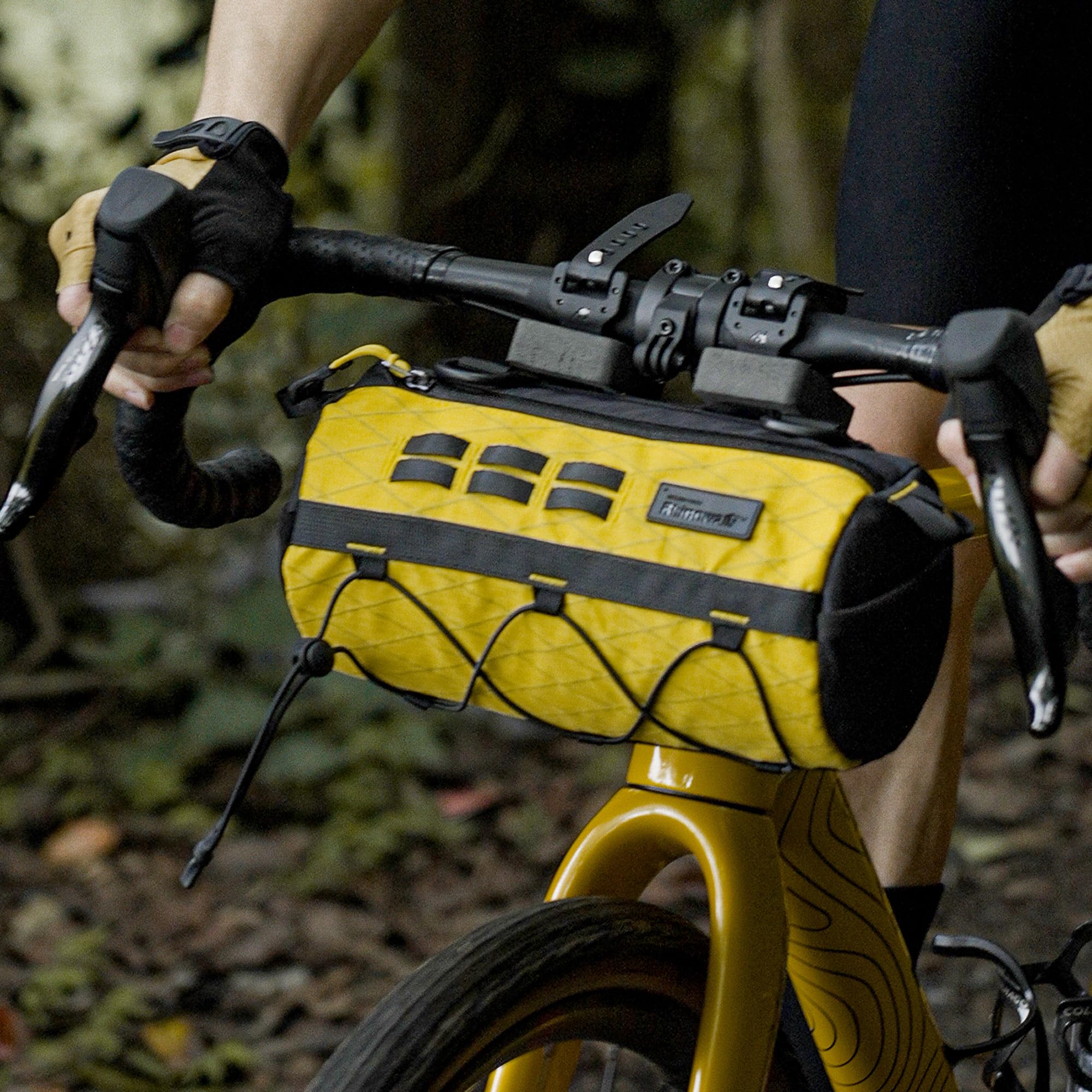 Rhinowalk Sacoche de guidon de vélo 2,8 l - Sac étanche pour tube avant avec support en EVA - Bandoulière incluse - Pour VTT, vélo de route et de banlieue (jaune)