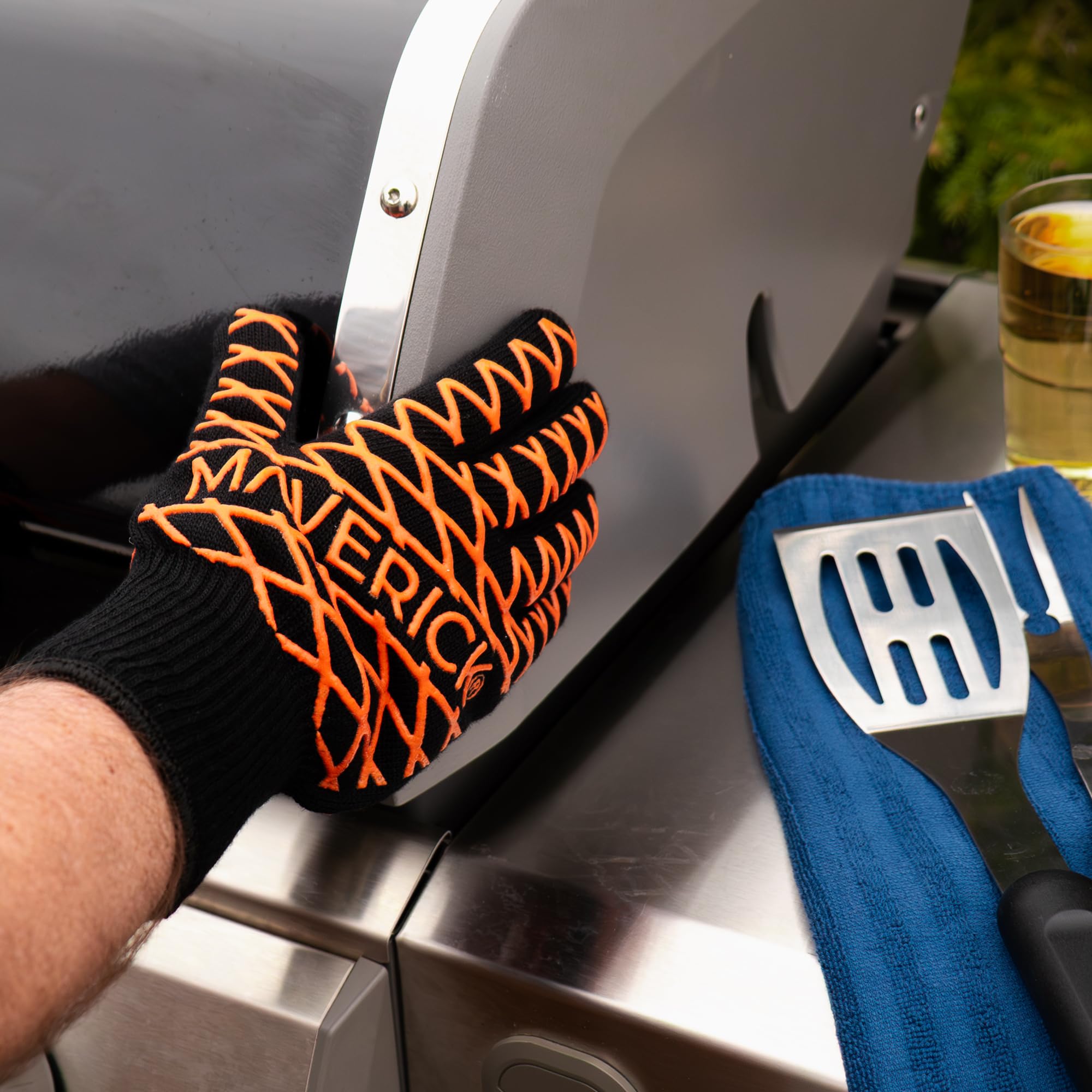 Maverick Guanti da griglia resistenti al calore, guanti da barbecue e da cucina, resistenti al calore fino a 350 °C, impugnatura antiscivolo in silicone, protezione estesa per il polso, lavabili