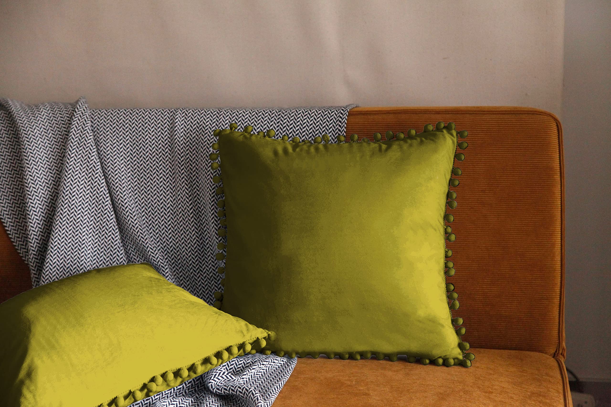 Pagnanno. Olive Green Set Of 4 Soft Velvet Cushion Covers 45X45cm(18X18 Inches) Pom Throw Pillowcases Square Cushion Covers For Chairs,Living And Bedroom With Invisible Zipper (18"X18" (Pack Of 4), )