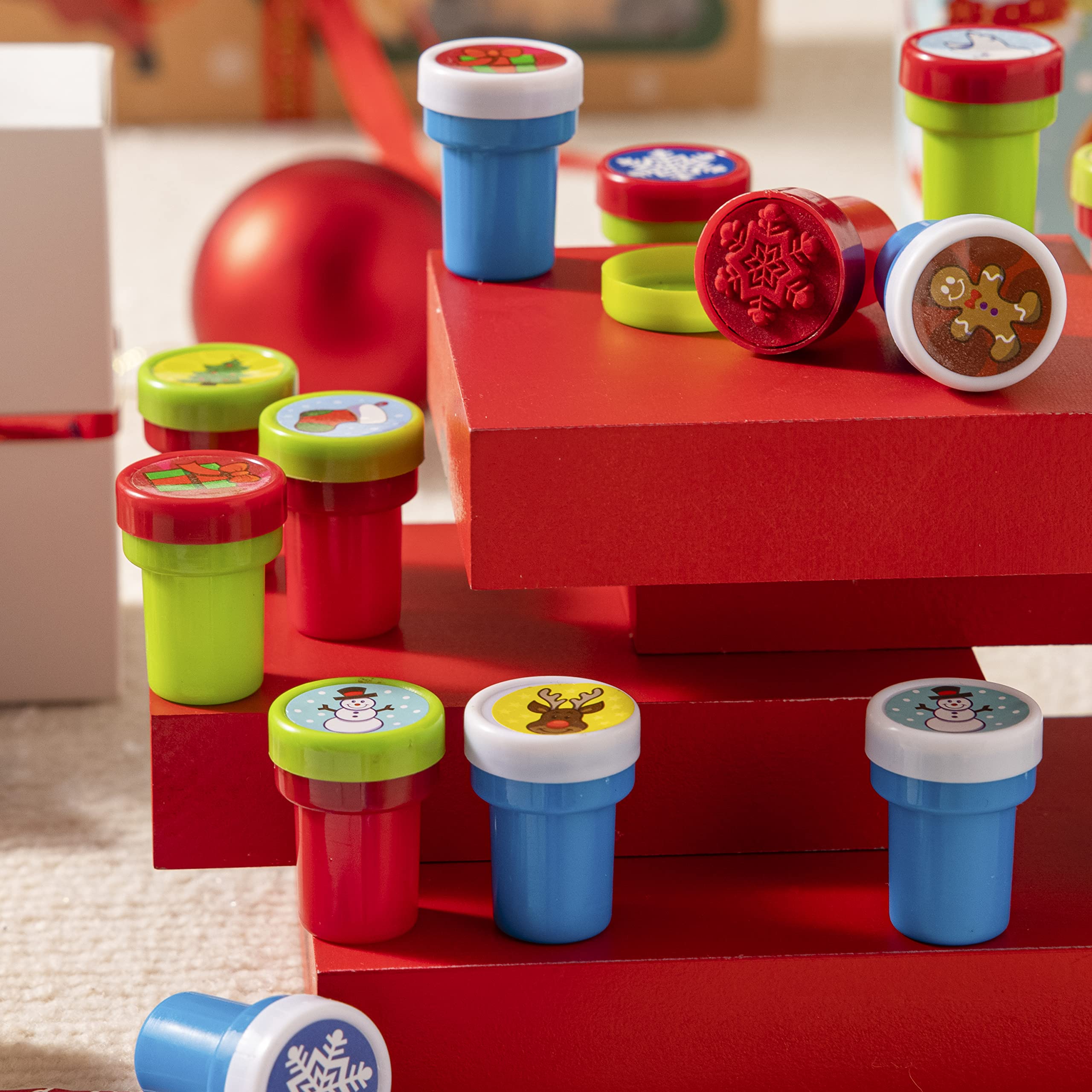 JOYIN Sellos Navidad para Niños 48pcs Sellos para Favor de Fiesta Infantil Premios Escolares Regalo de Cumpleaños