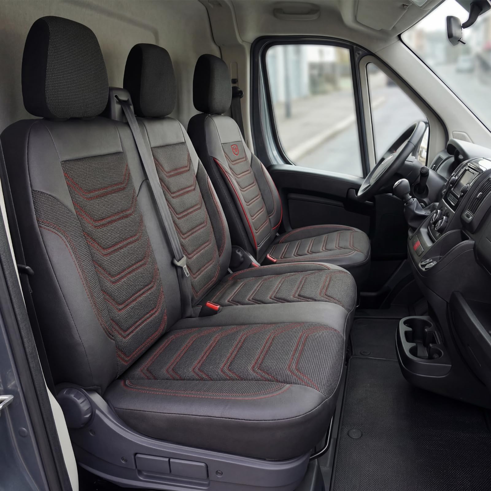Housses de siège Auto 2+1 pour Fiat Ducato, Peugeot Boxer, Citroën Jumper (2014-2026) Opel Movano C (2022-2026) – Tissu piqué, Noir-Rouge, sièges Avant, siège Passager Droit fractionné